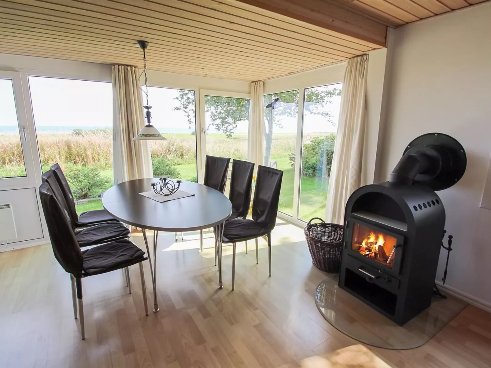 "Isalie" - 200m from the sea-Binnen