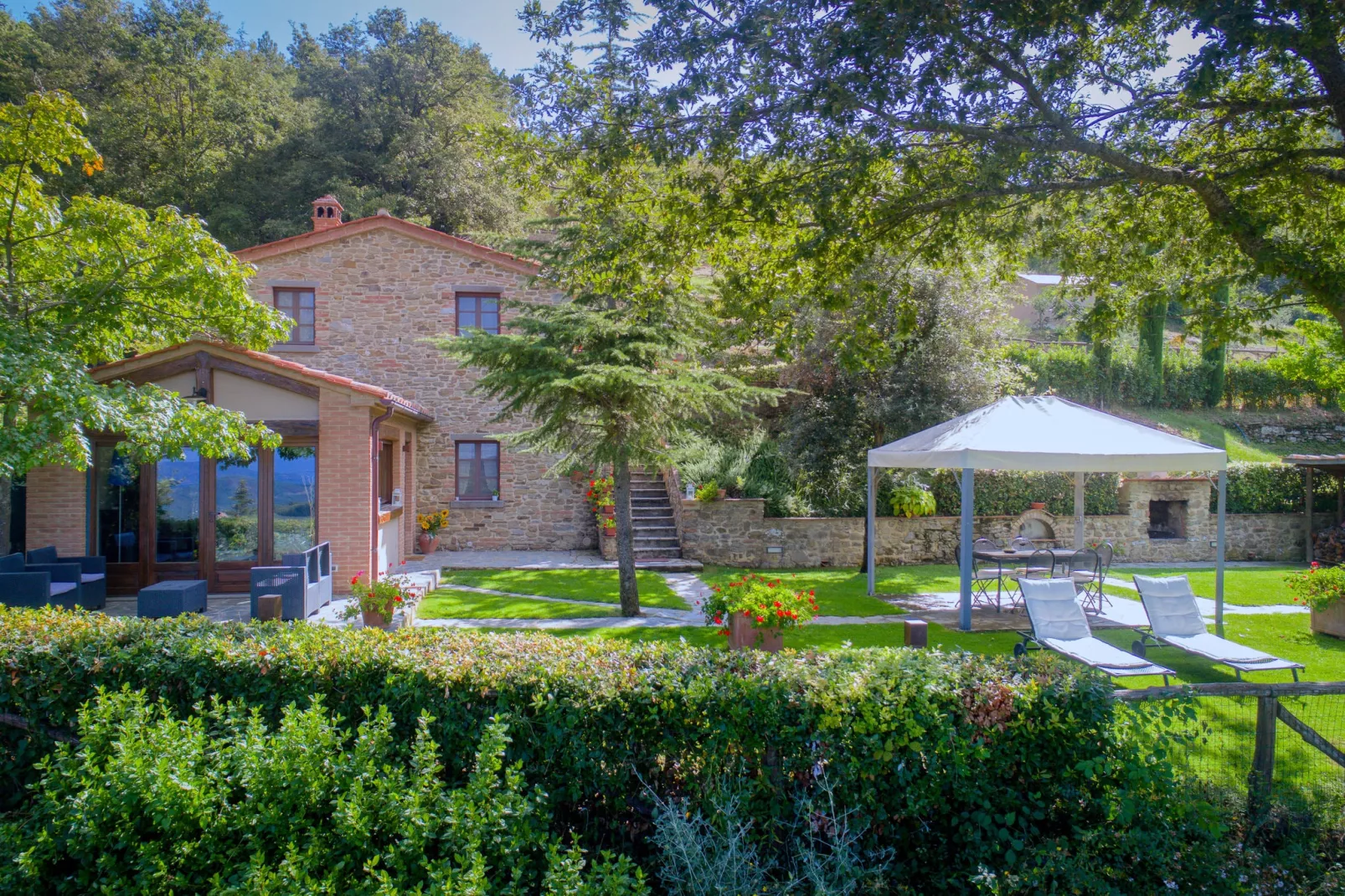 Villa Ginestra-Buitenkant zomer