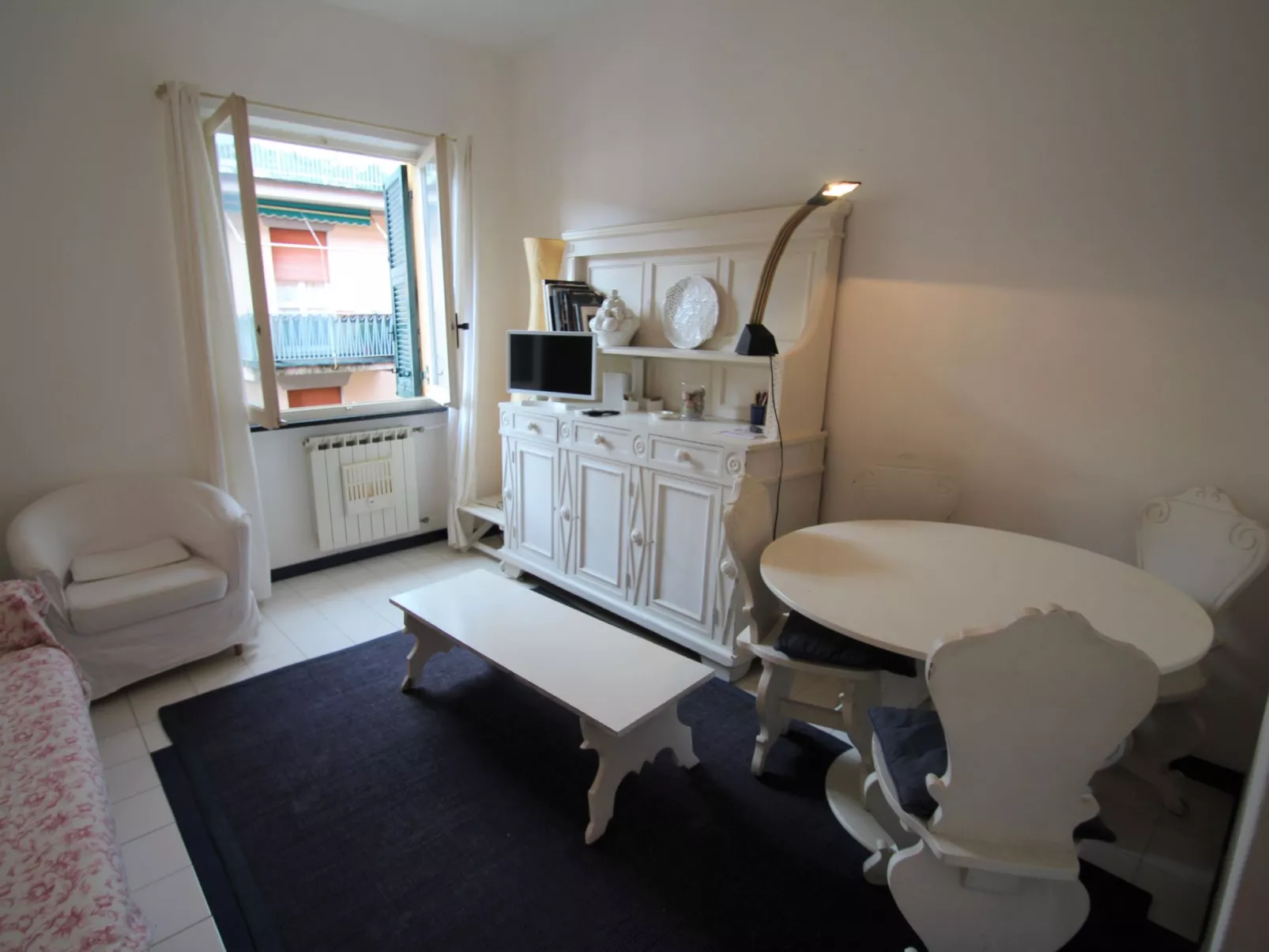 Apt 3-Binnen