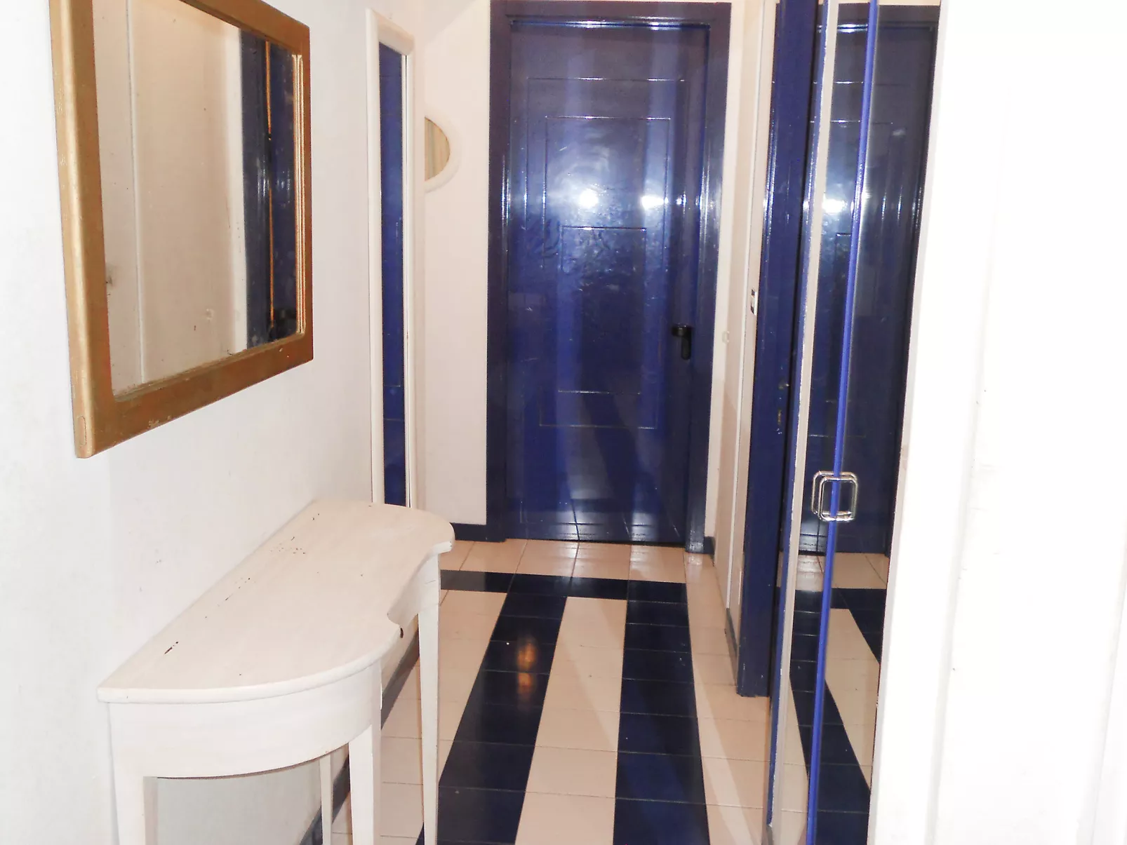 Apt 3-Binnen
