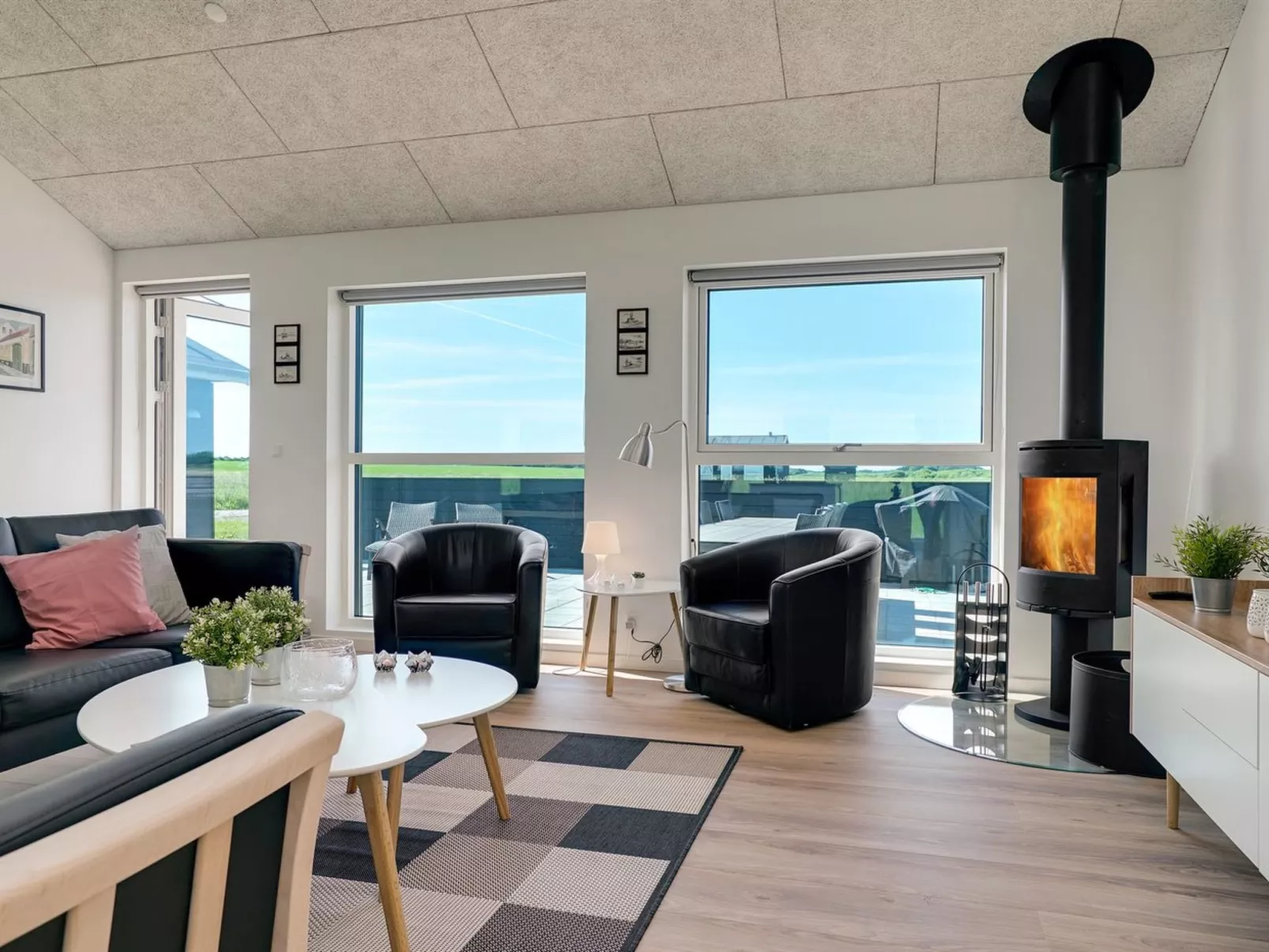 "Kirsi" - 1.6km from the sea-Buiten