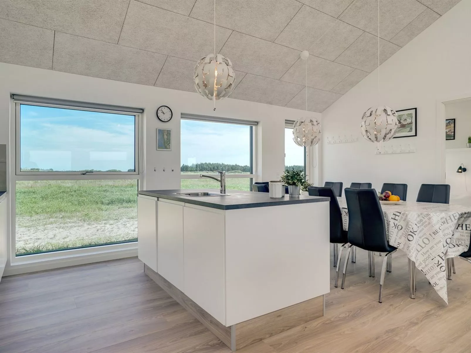 "Kirsi" - 1.6km from the sea-Binnen