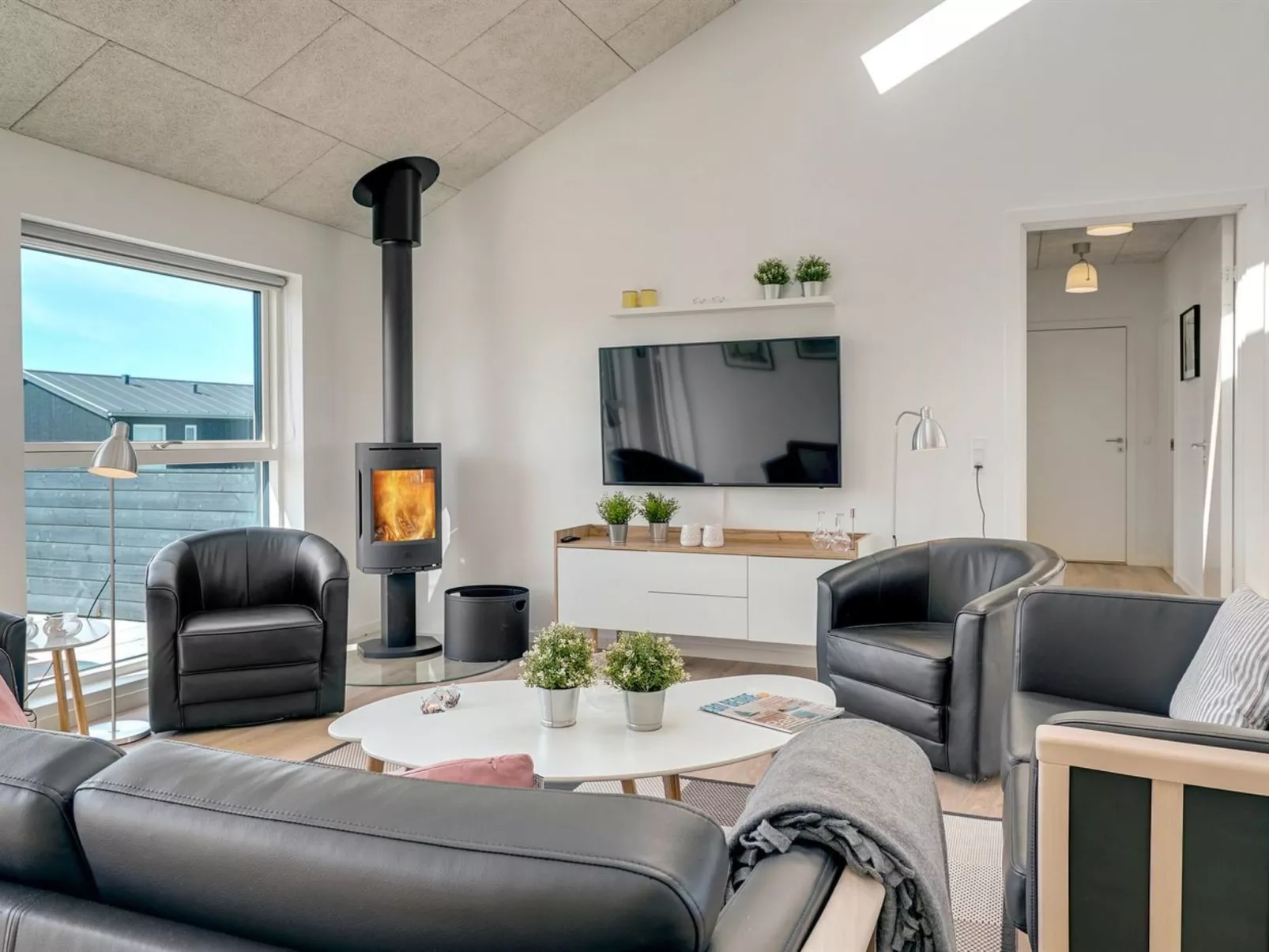 "Kirsi" - 1.6km from the sea-Binnen