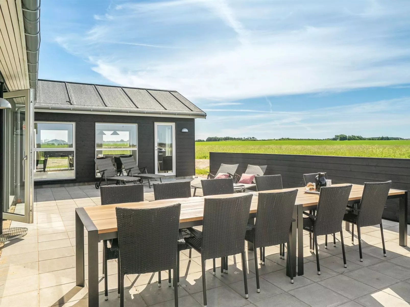 "Kirsi" - 1.6km from the sea-Buiten