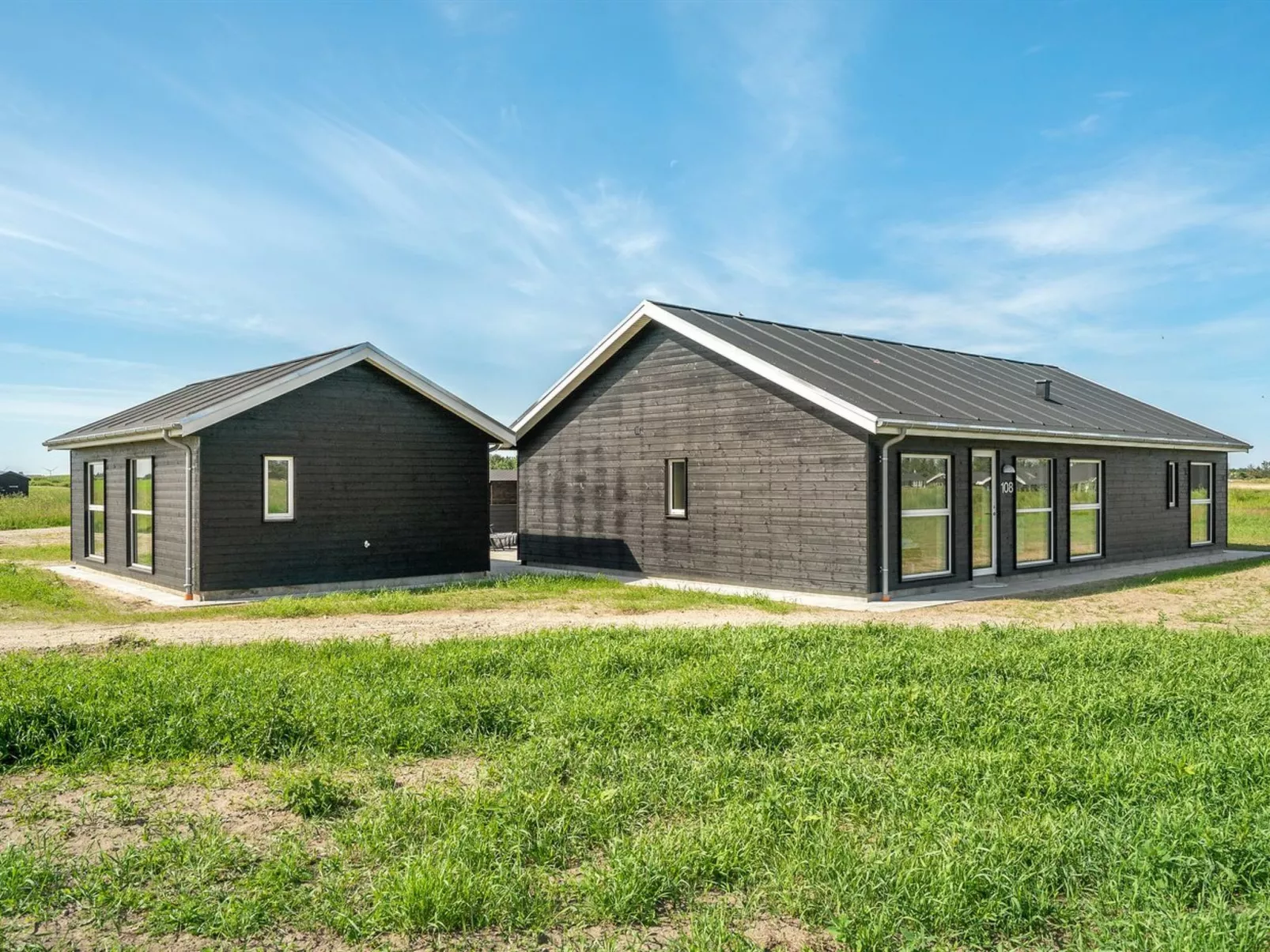 "Kirsi" - 1.6km from the sea-Buiten
