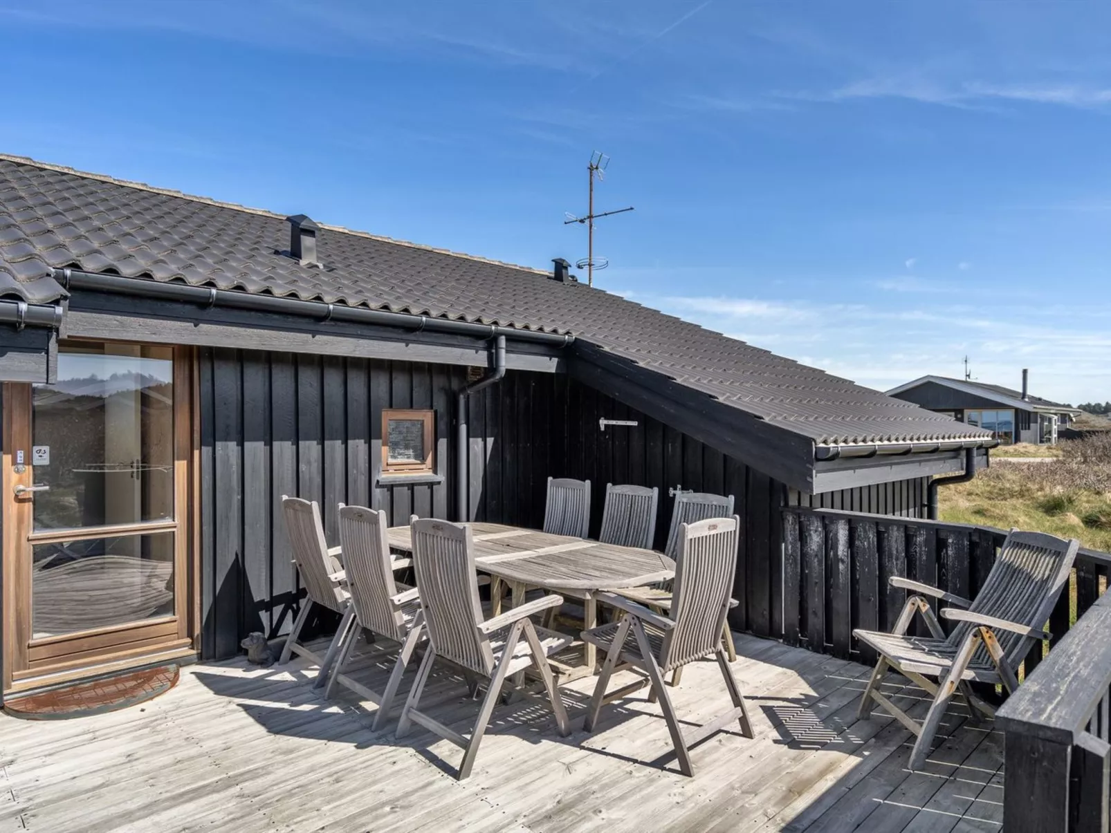 "Tjarko" - 150m from the sea-Buiten