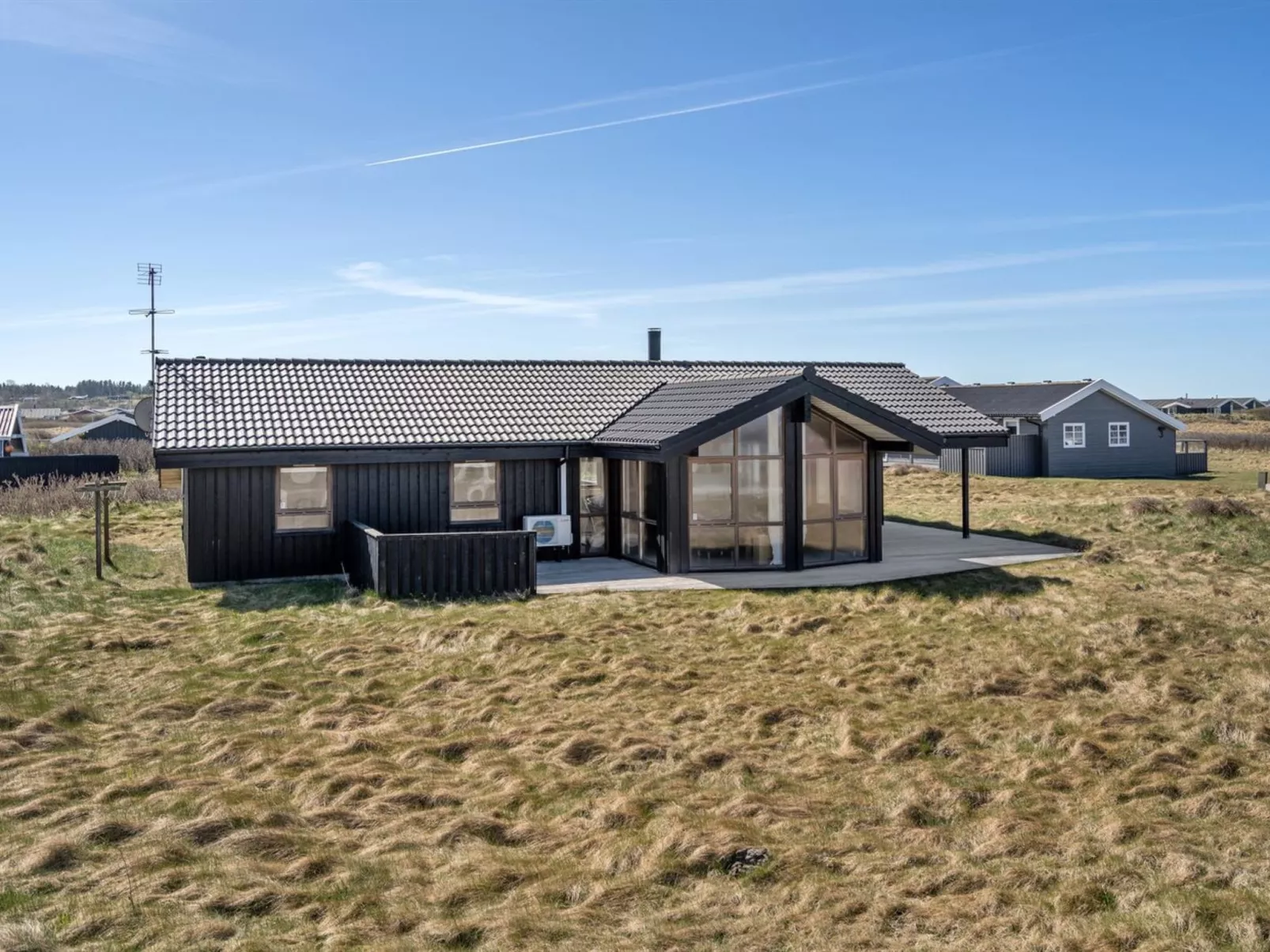 "Tjarko" - 150m from the sea-Buiten