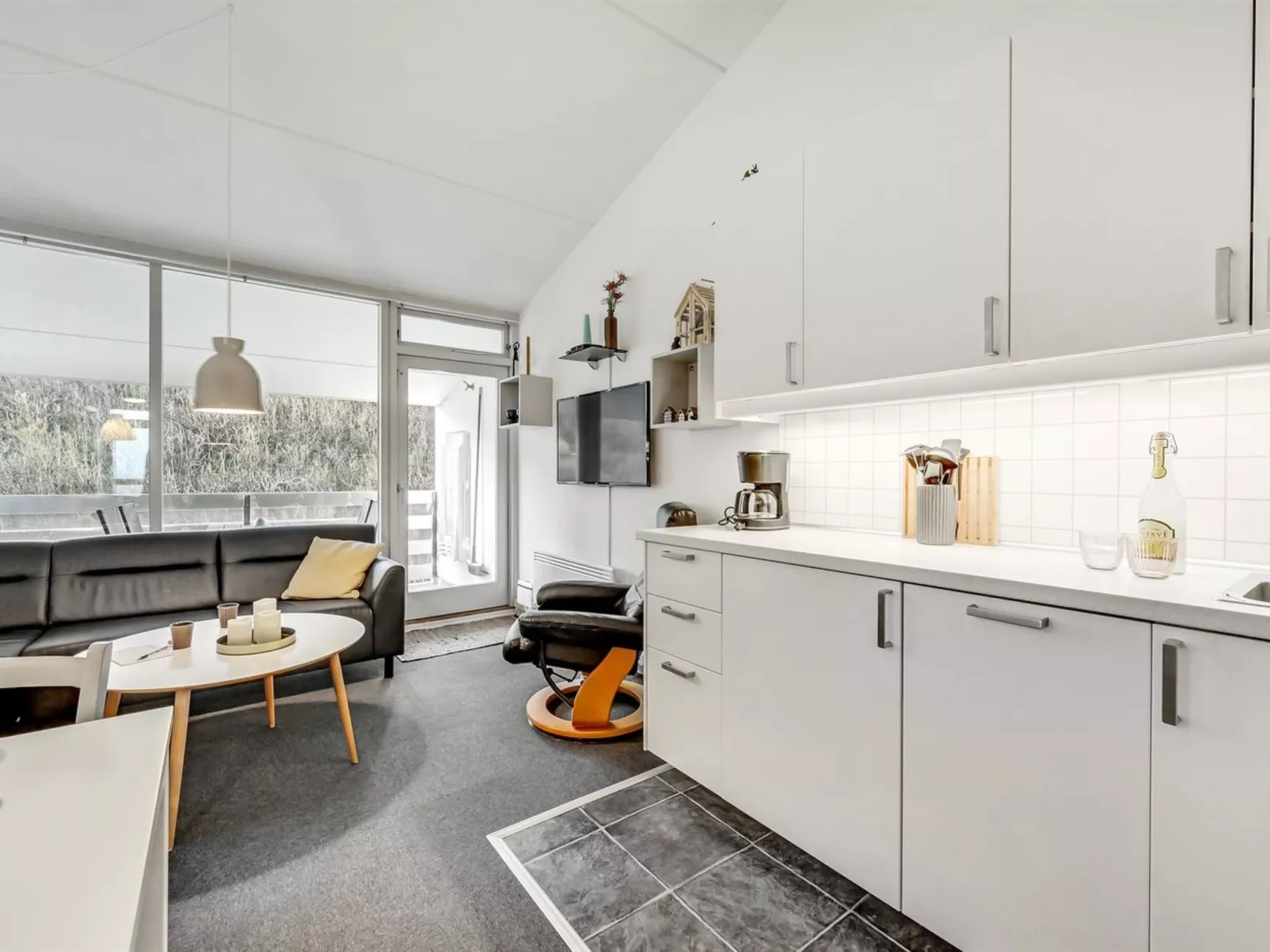 "Soffhie" - 250m from the sea-Binnen