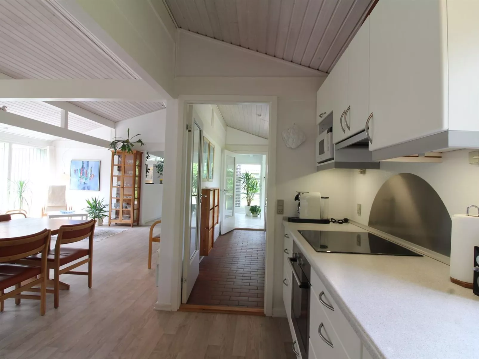 "Seraphina" - 2km from the sea-Binnen