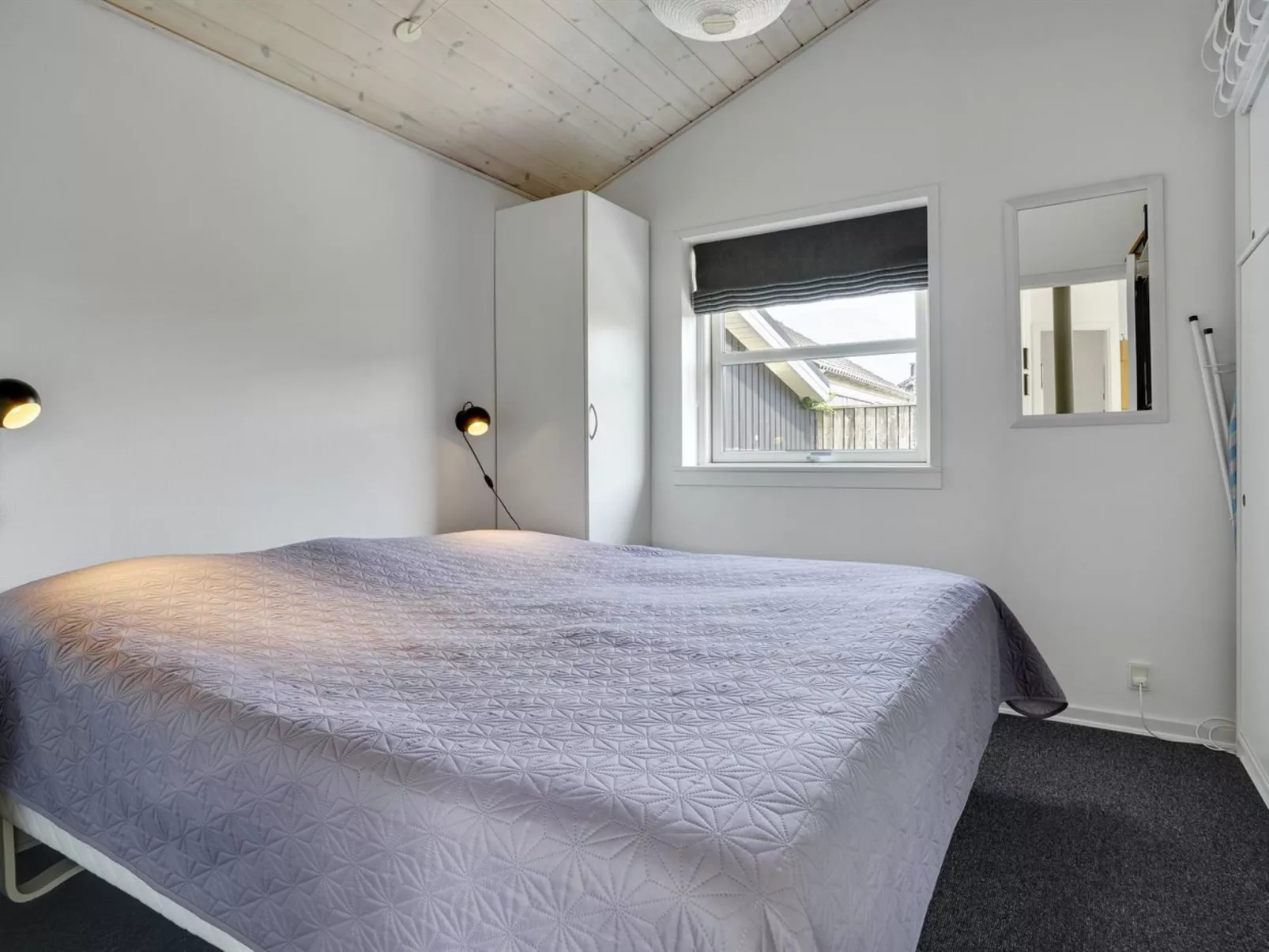 "Sjarlotte" - 100m from the sea-Binnen