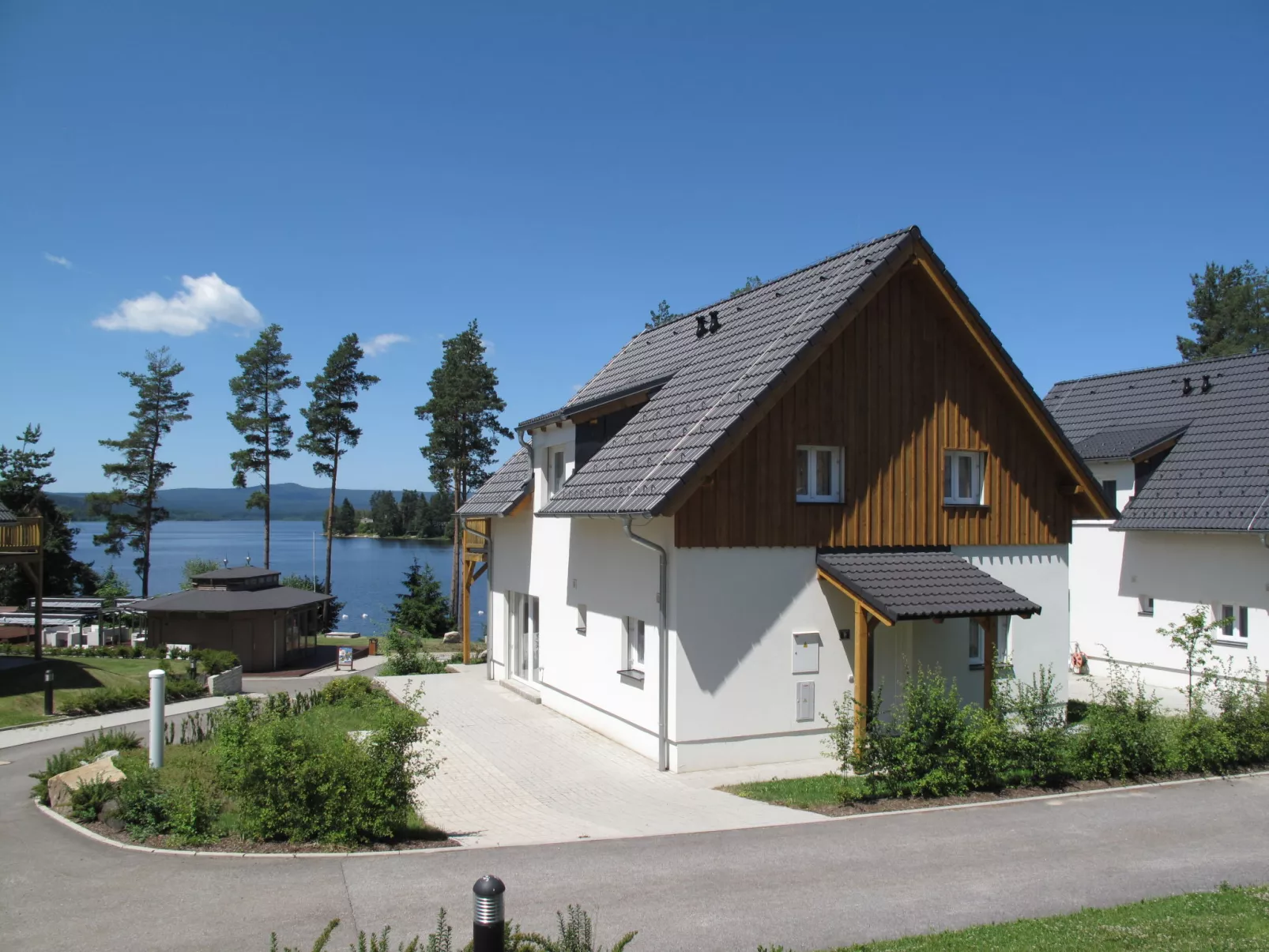 Lakeside Village 3-Buiten