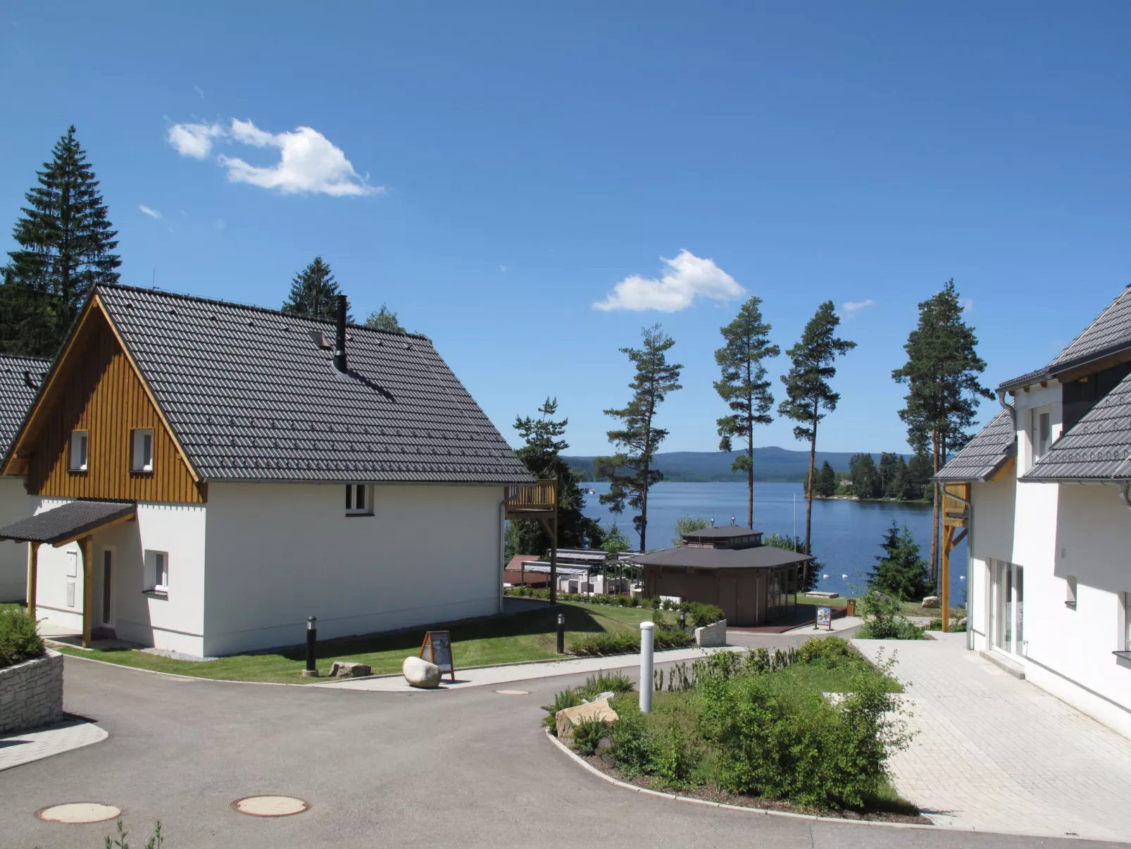 Lakeside Village 3-Buiten