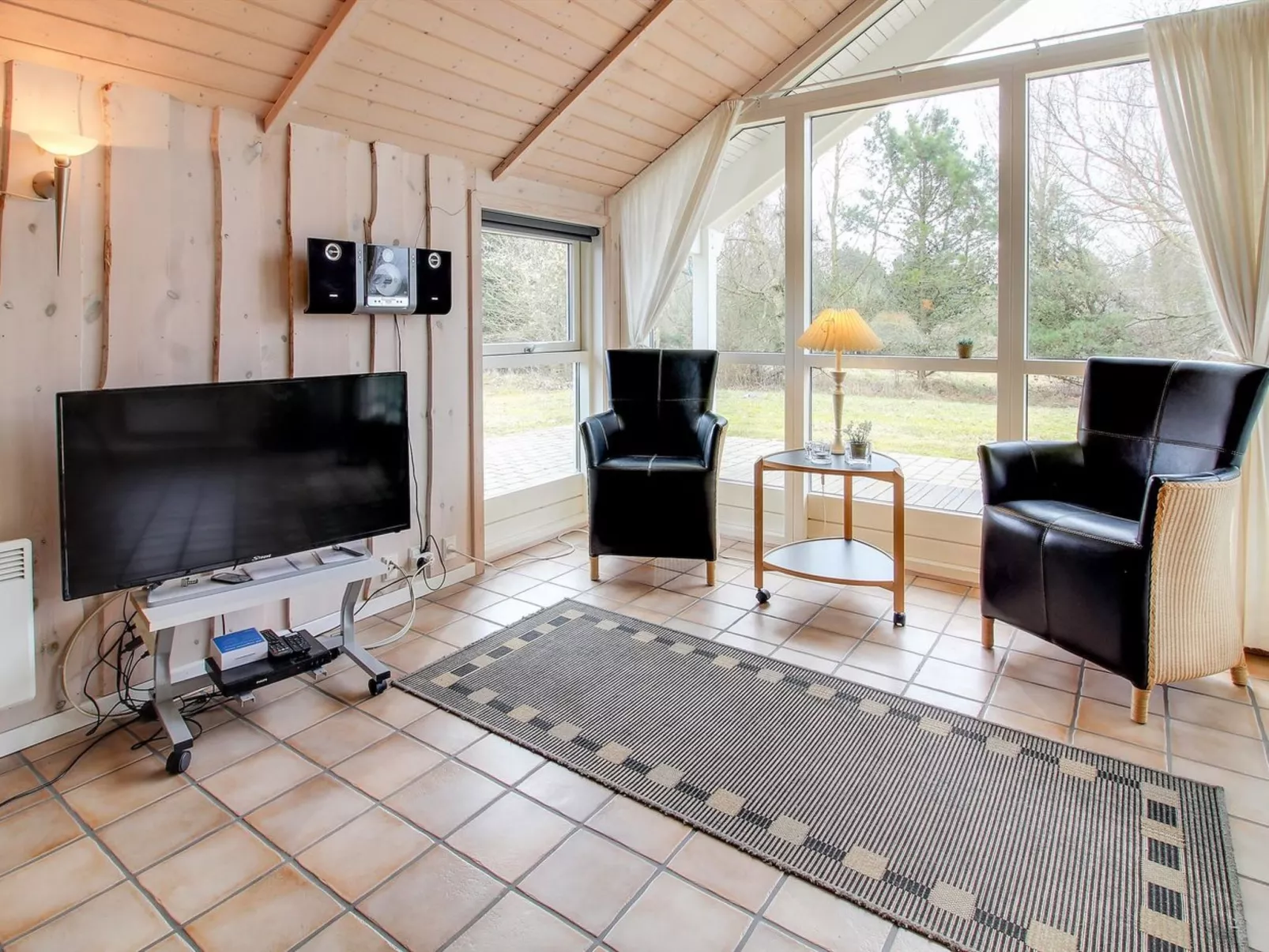 "Tovi" - 4km from the sea-Binnen