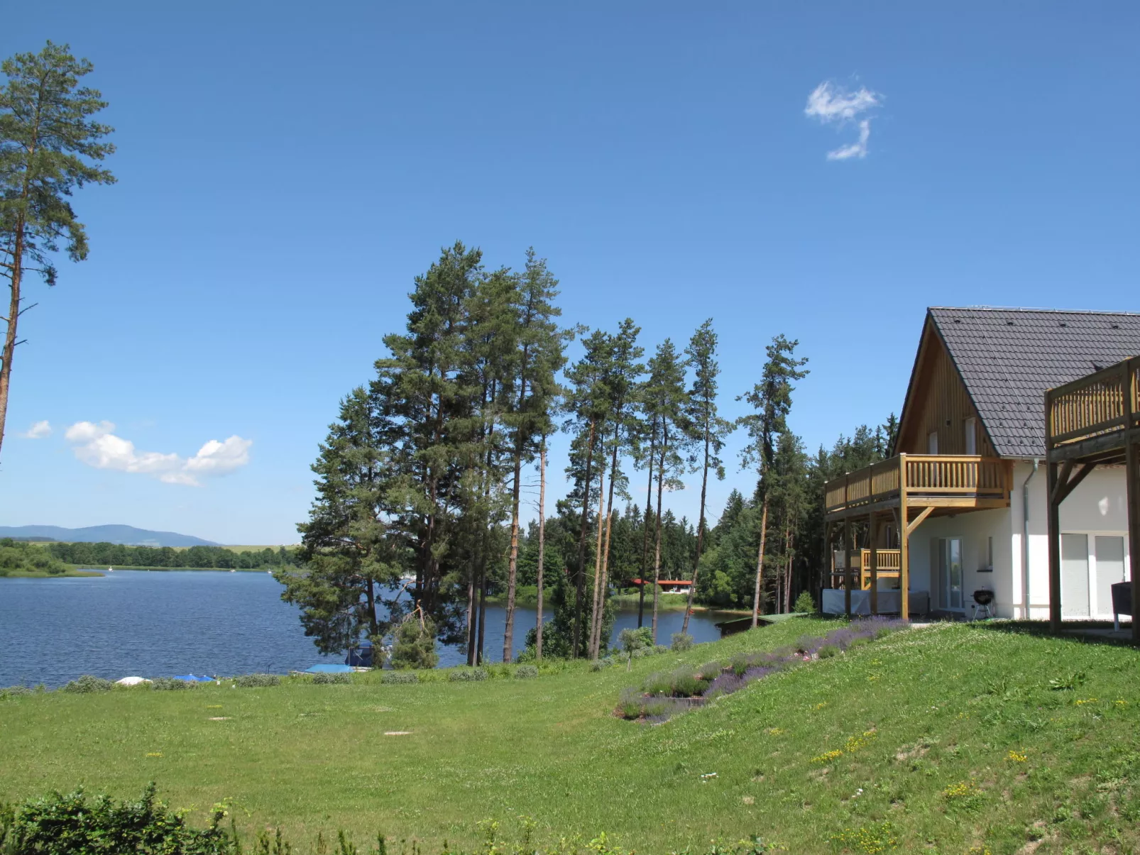 Lakeside Village 6-Buiten