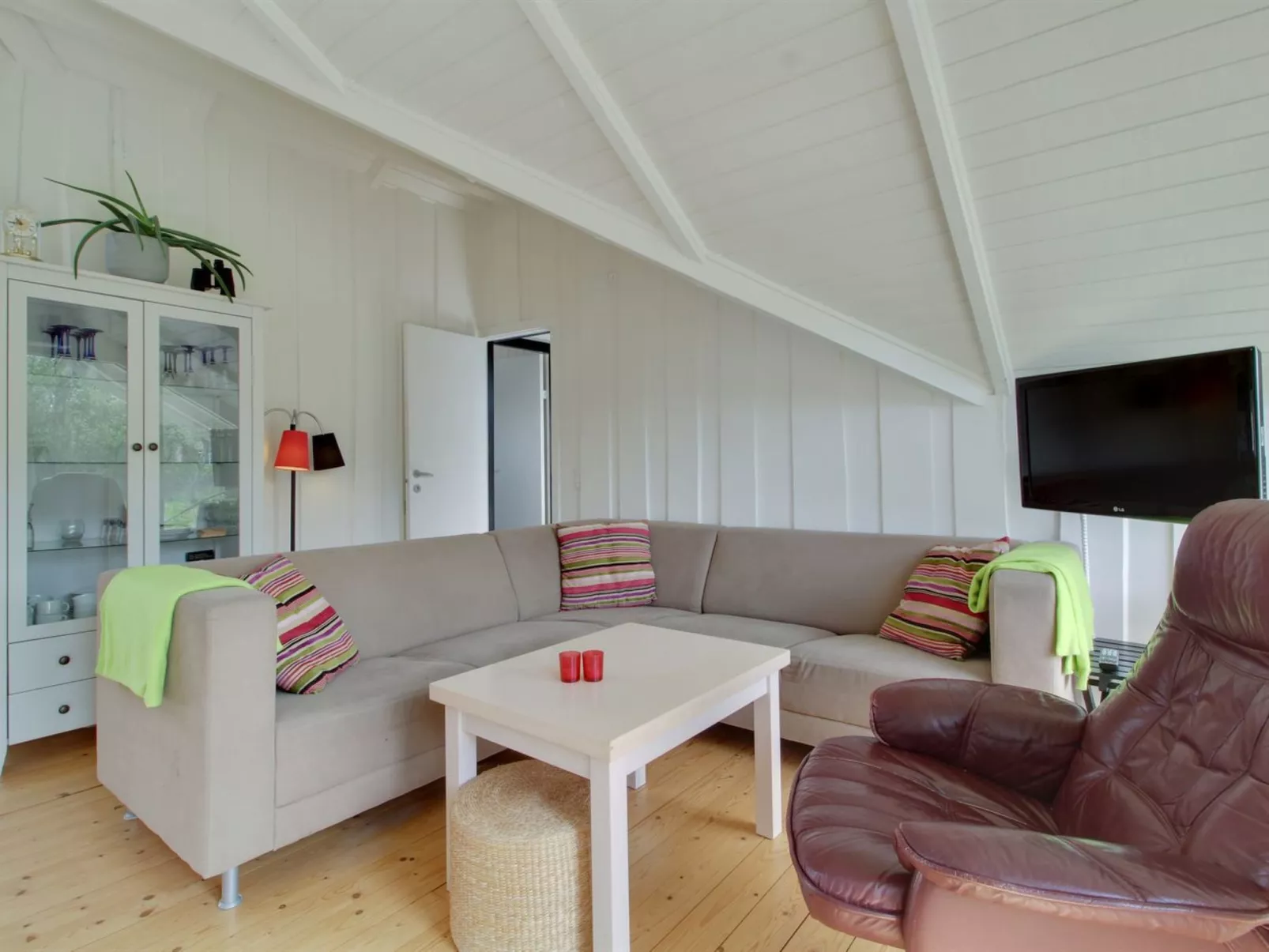 "Maxie" - 1.2km from the sea-Binnen