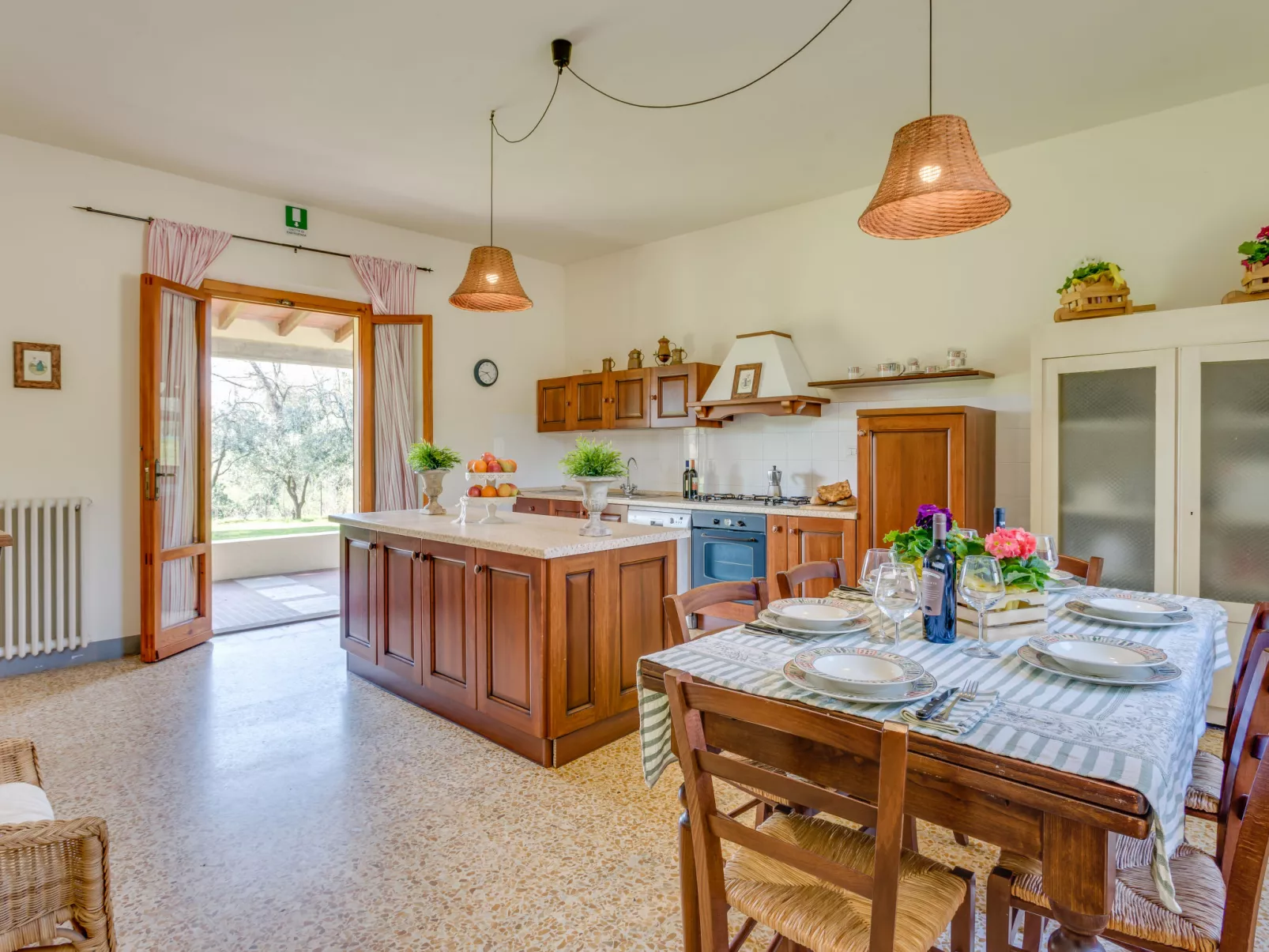 Villa Beboli per 18 pax-Binnen