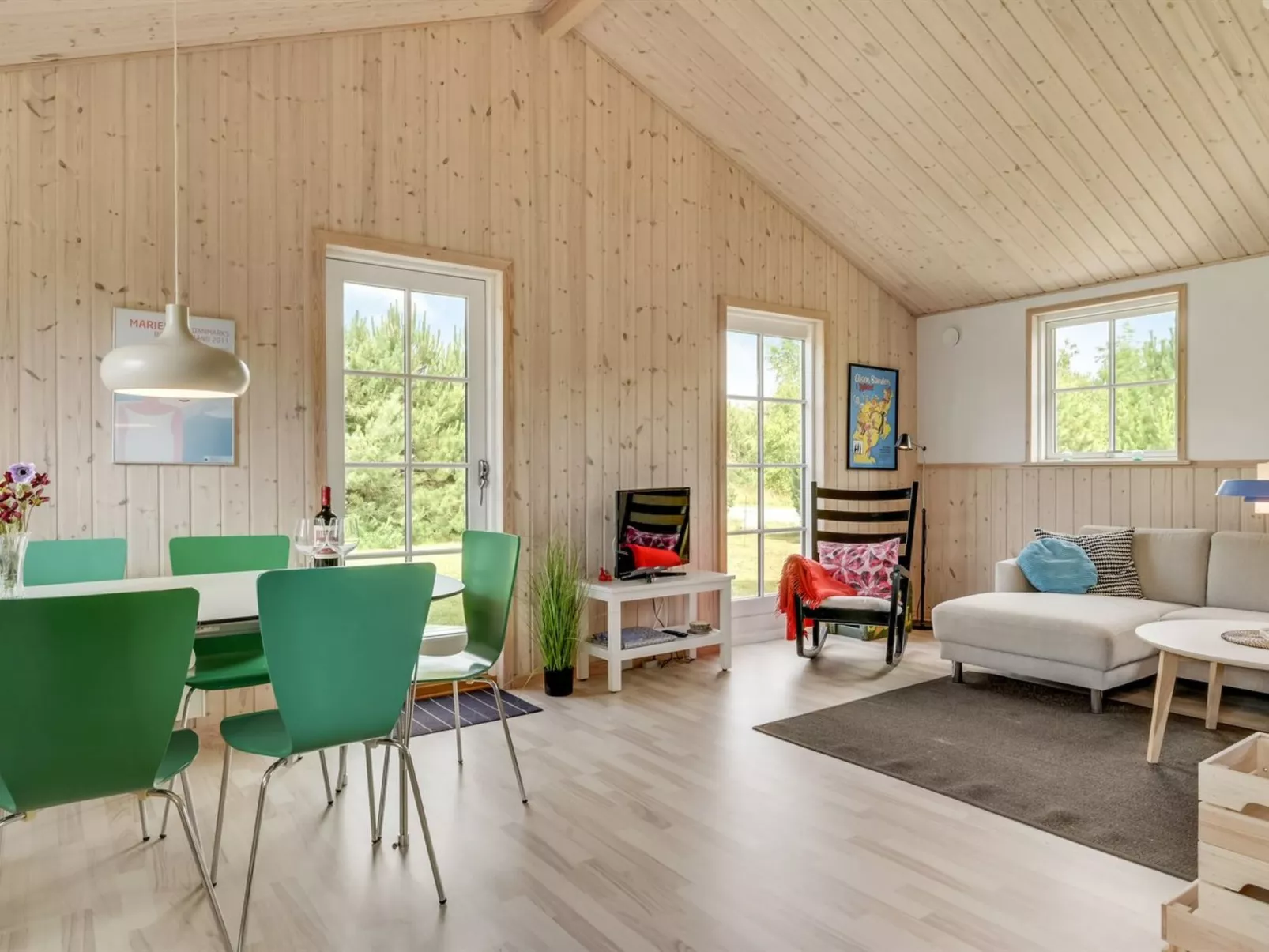 "Finwith" - 1.5km from the sea-Binnen