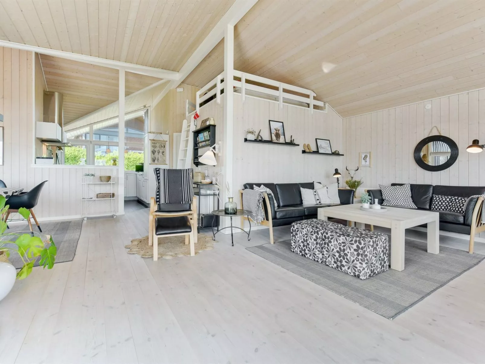 "Fridtjof" - 100m from the sea-Binnen