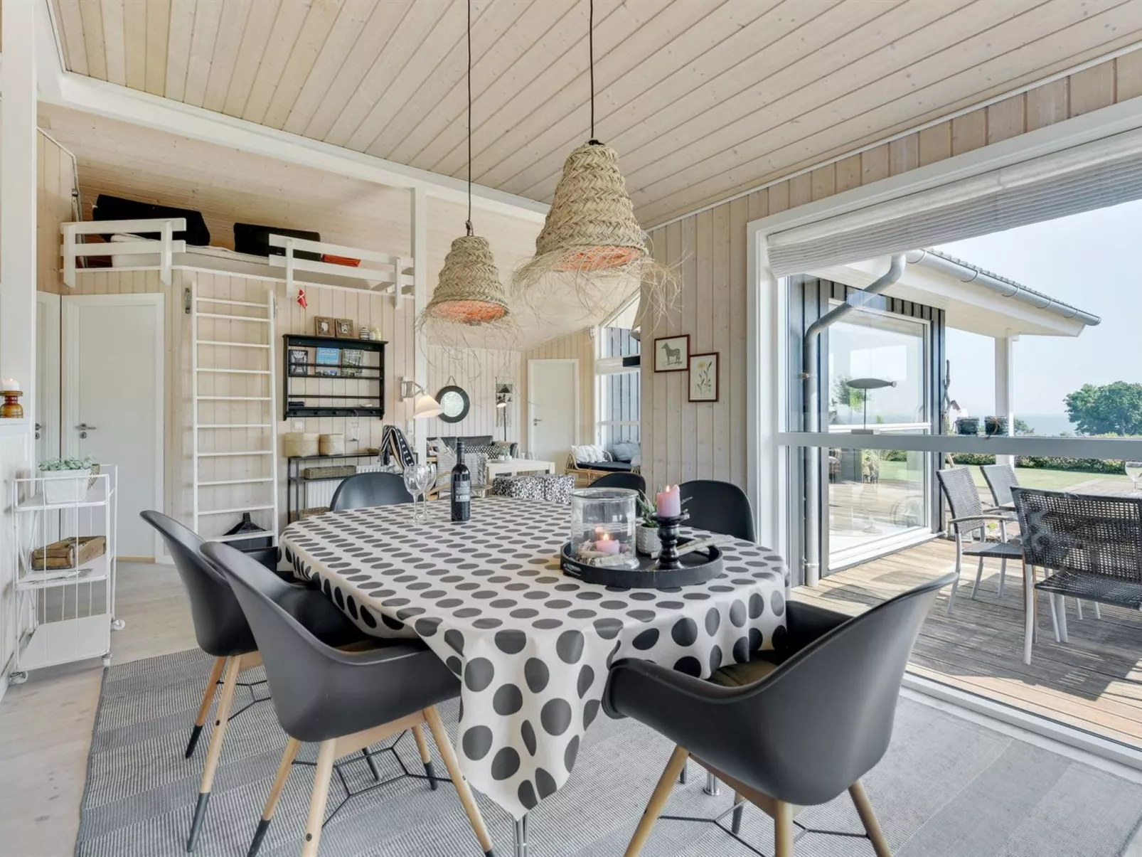"Fridtjof" - 100m from the sea-Binnen