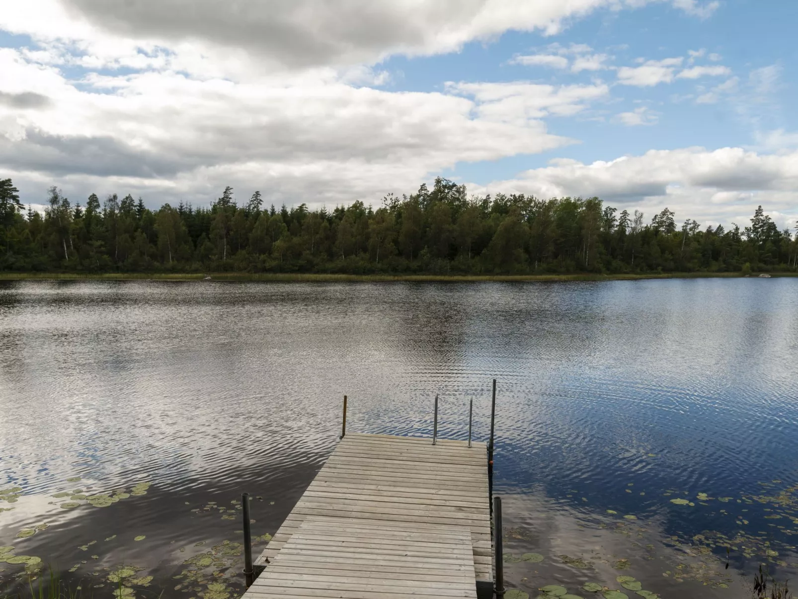 Skogstorp-Buiten