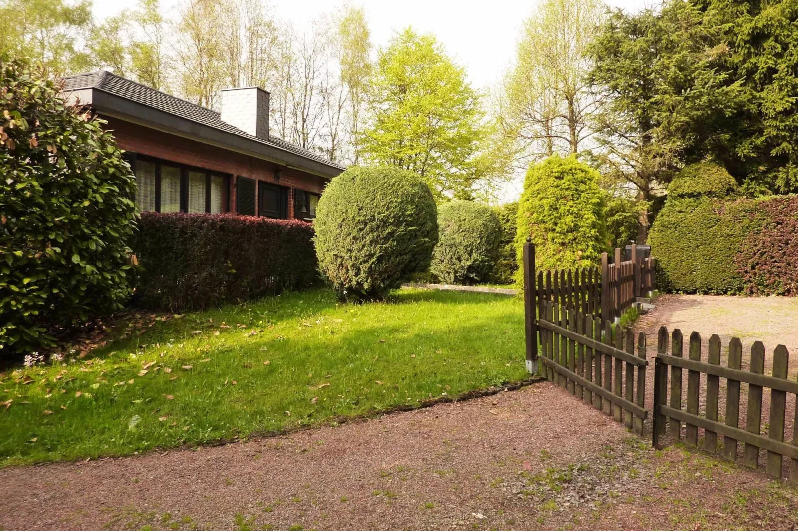 Au Hotleu maison reuter-Buitenkant zomer