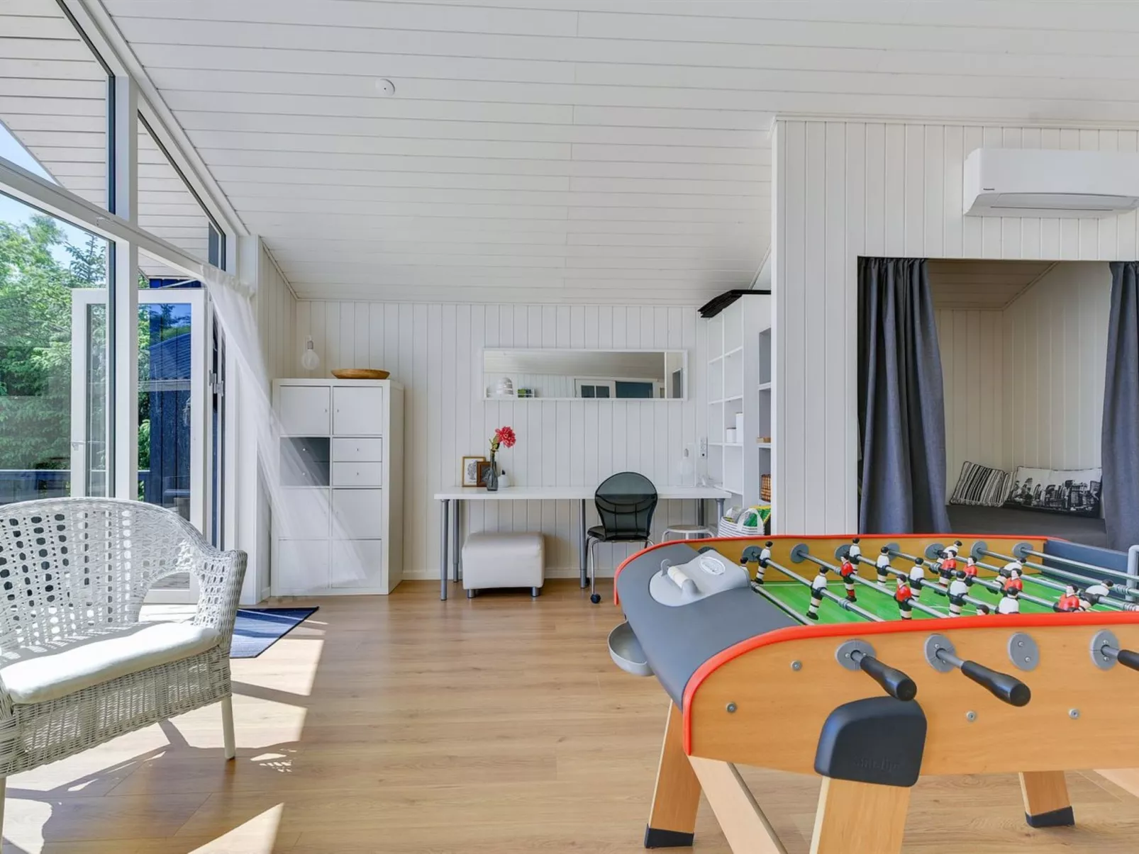 "Gustina" - 1.2km from the sea-Binnen