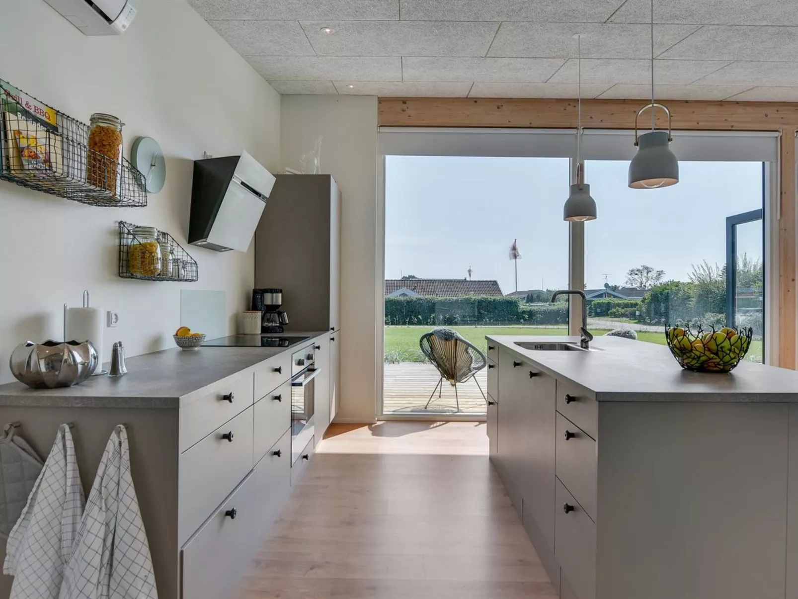 "Sebbi" - 90m from the sea-Binnen