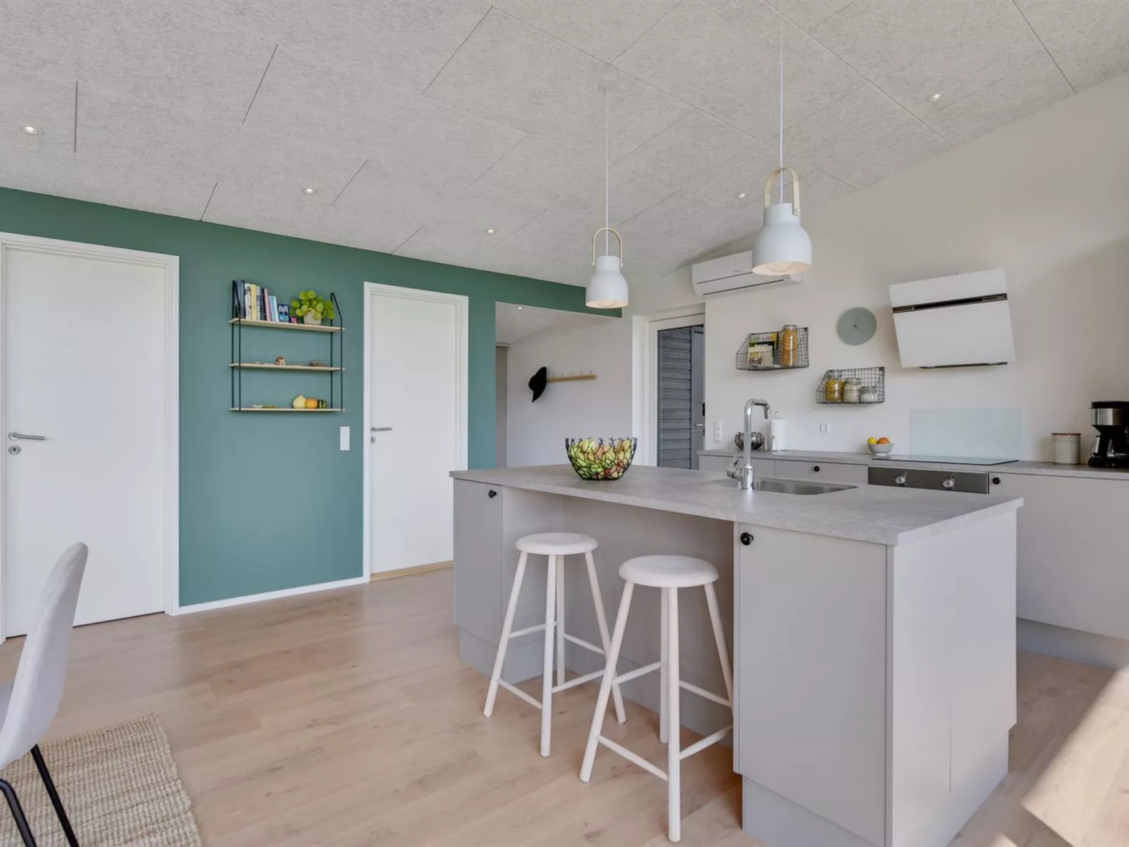 "Sebbi" - 90m from the sea-Binnen