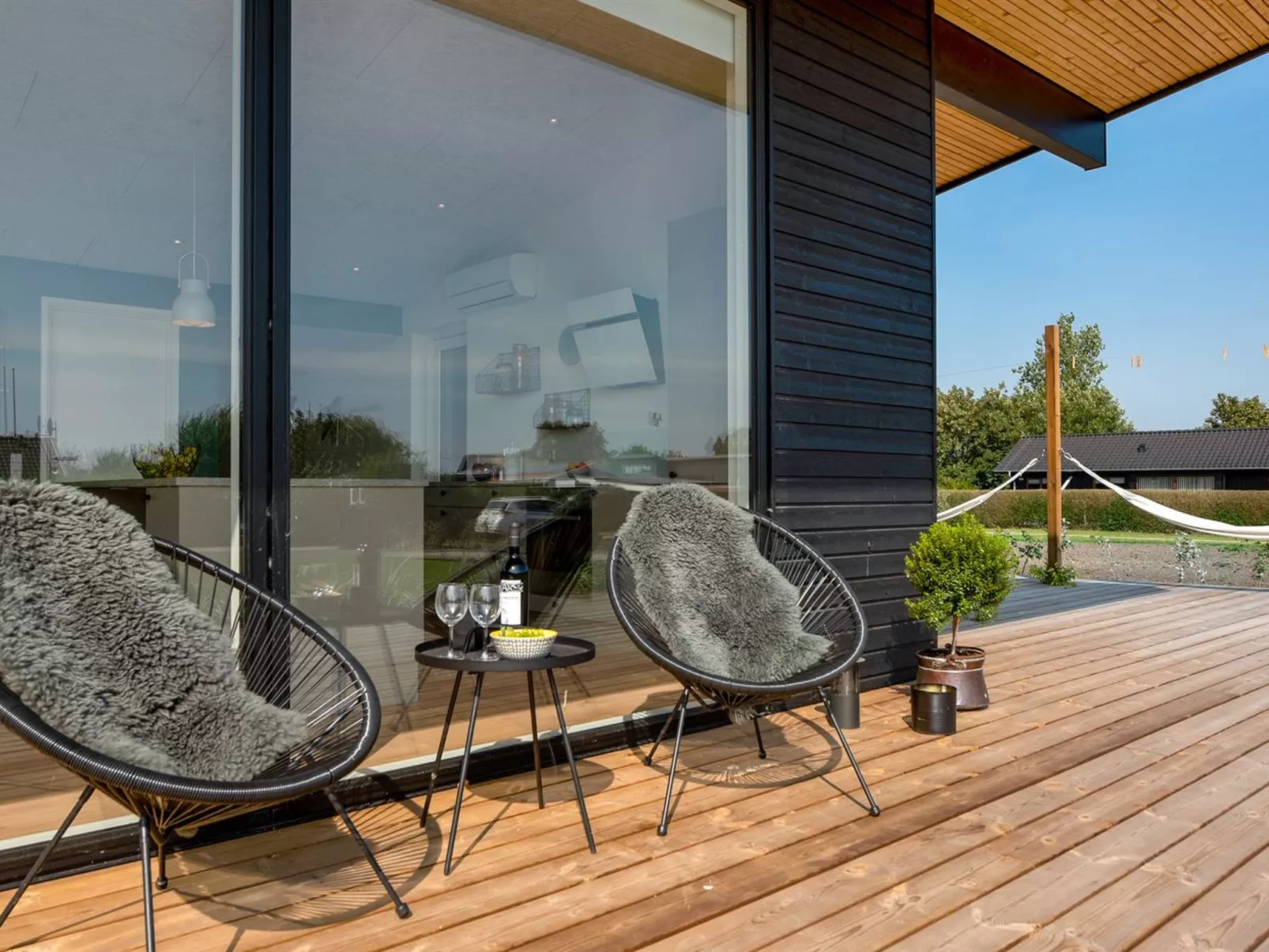 "Sebbi" - 90m from the sea-Buiten