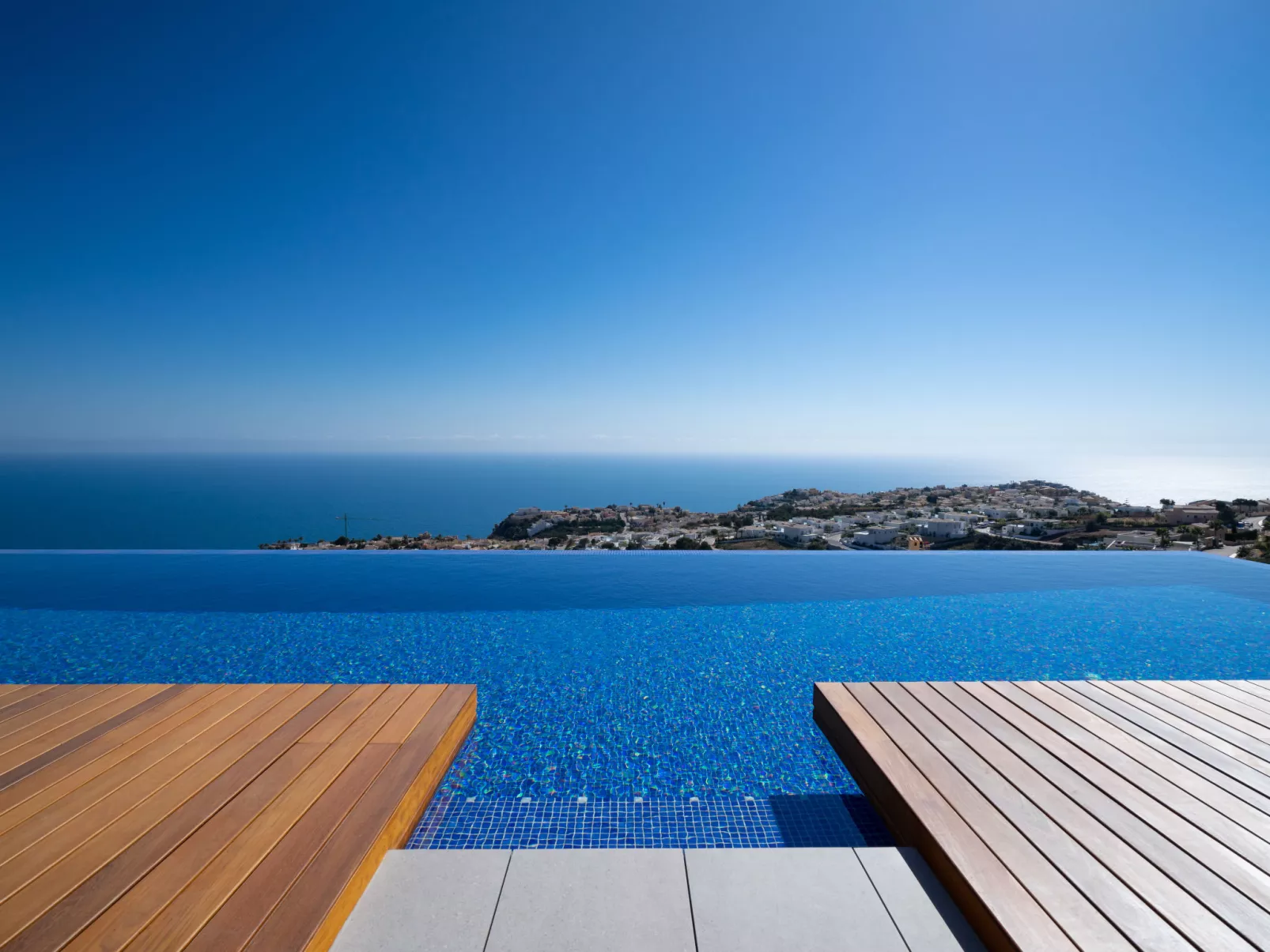 Blue Infinity 1-Buiten