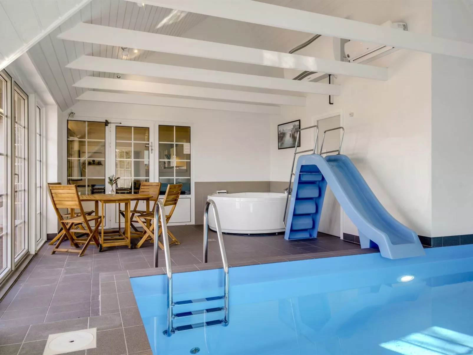 "Taralyn" - 1.3km from the sea-Buiten
