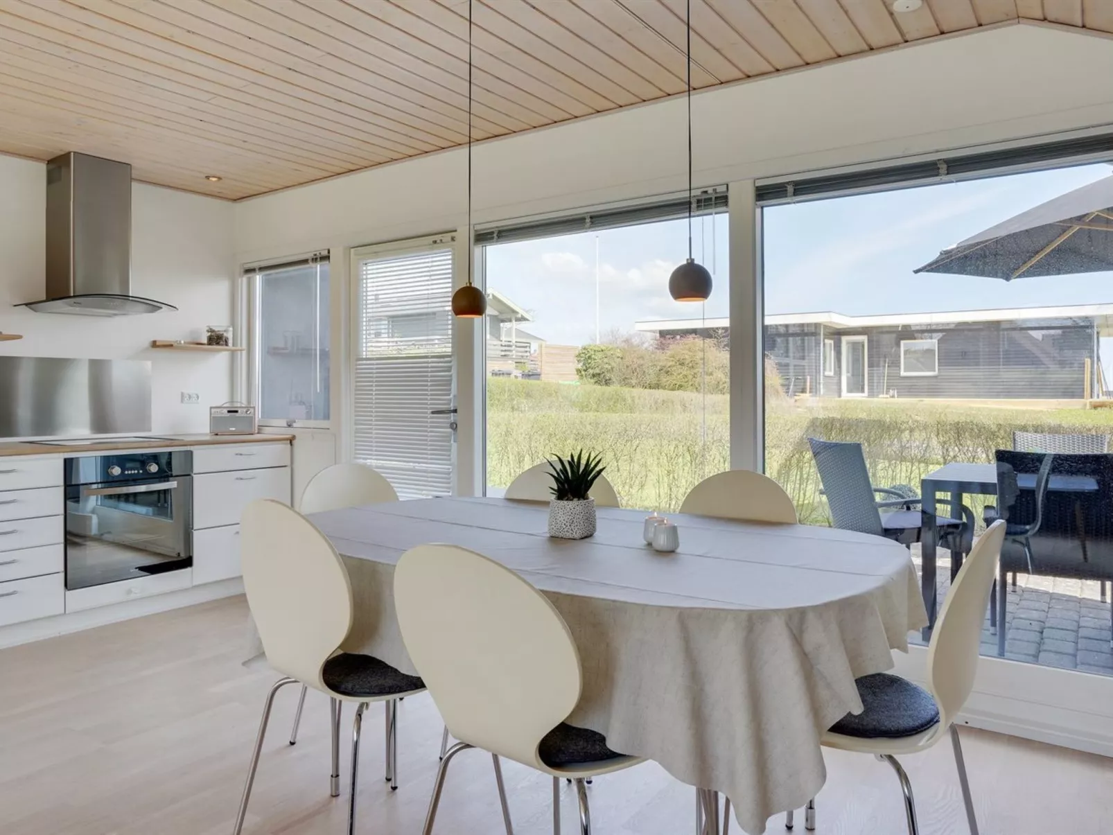 "Joannes" - 200m from the sea-Binnen