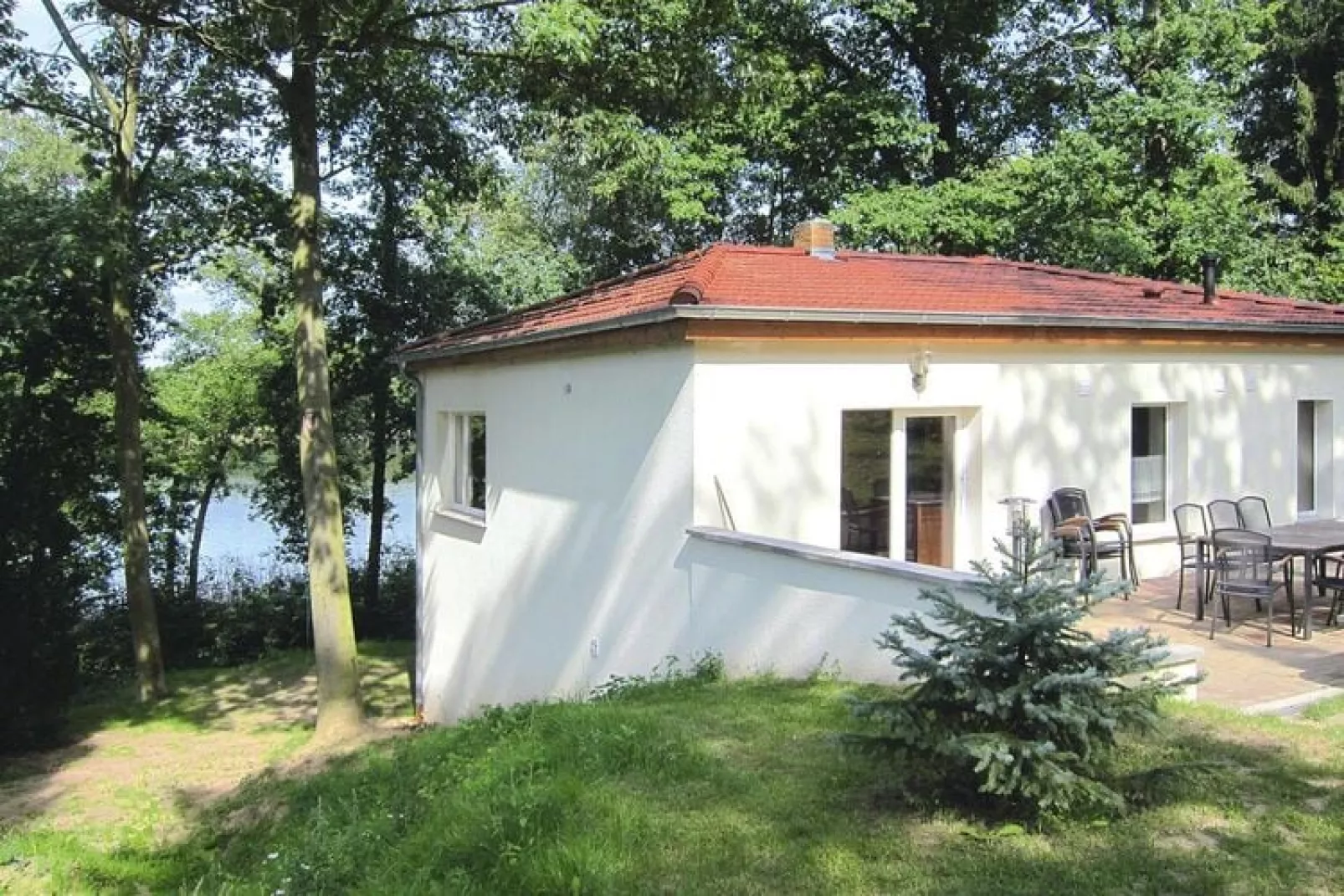 Ferienhaus 140 qm-Buitenkant zomer