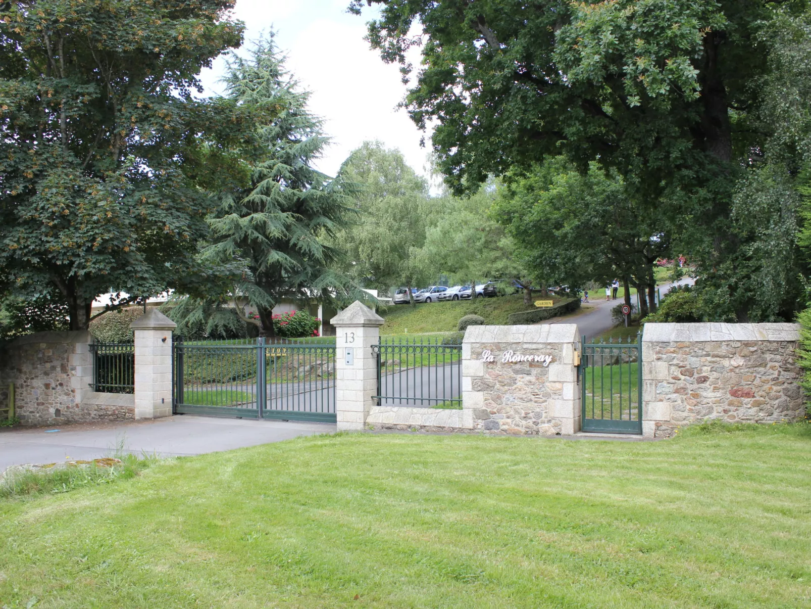 Le Parc de La Ronceray-Buiten