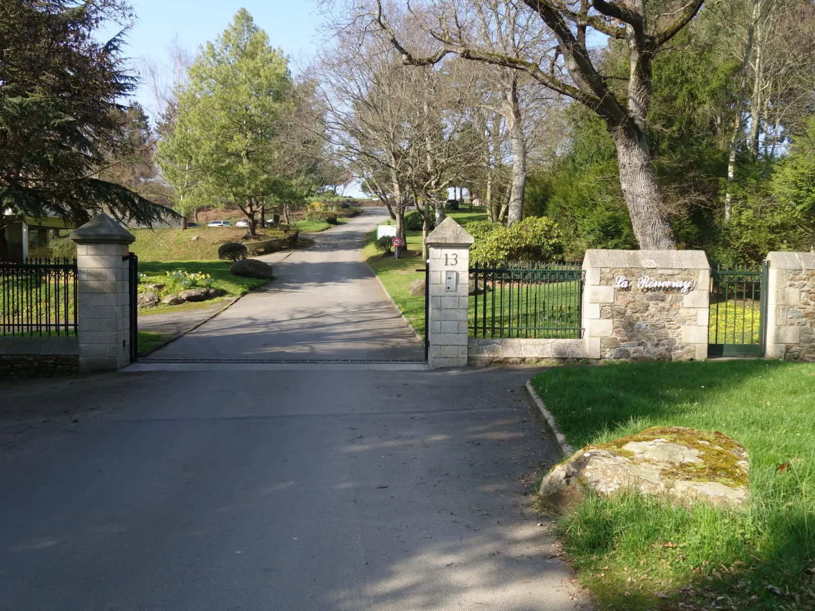 Le Parc de La Ronceray-Buiten