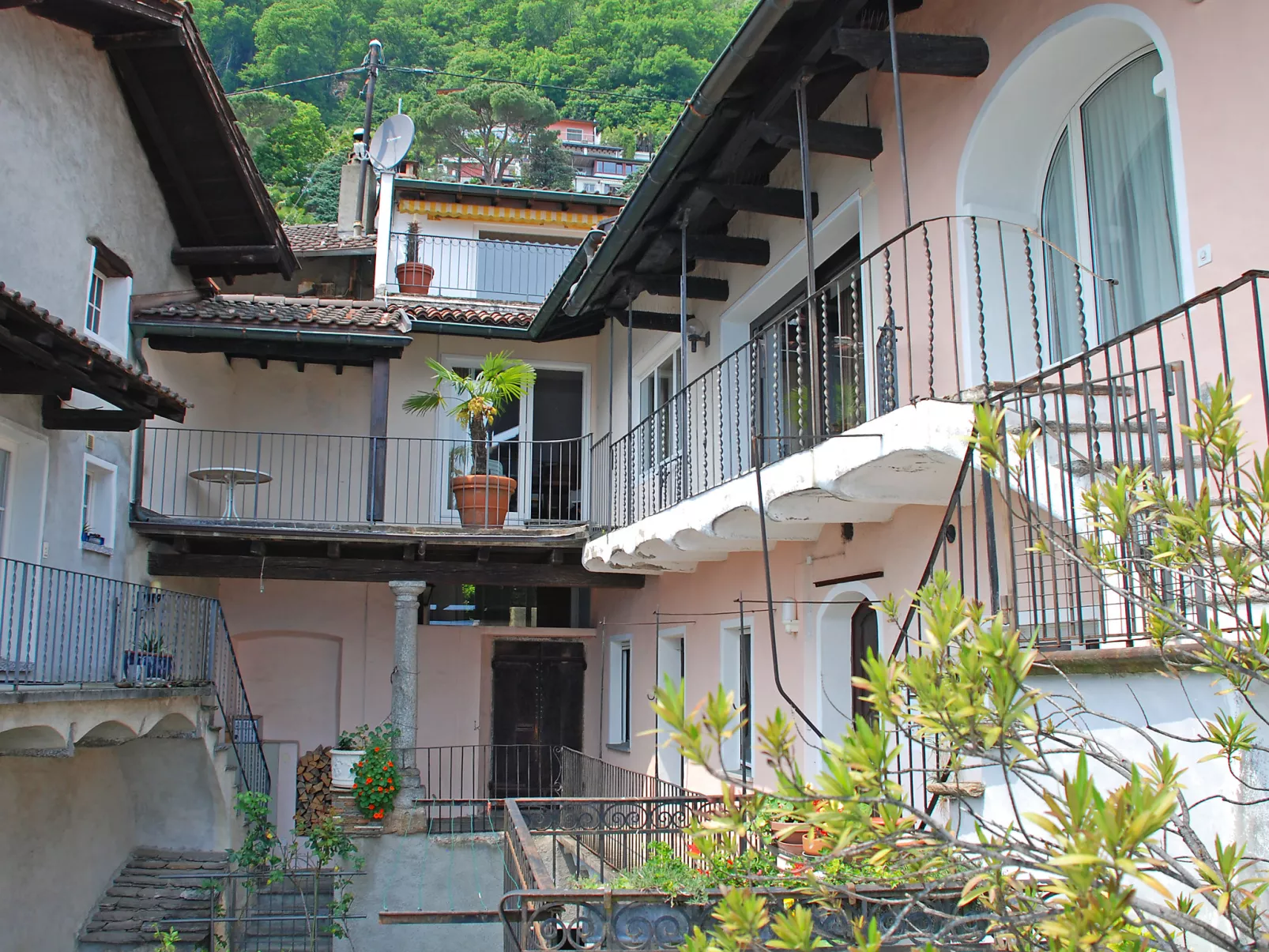 Casa Eduardo Apt.1-Buiten