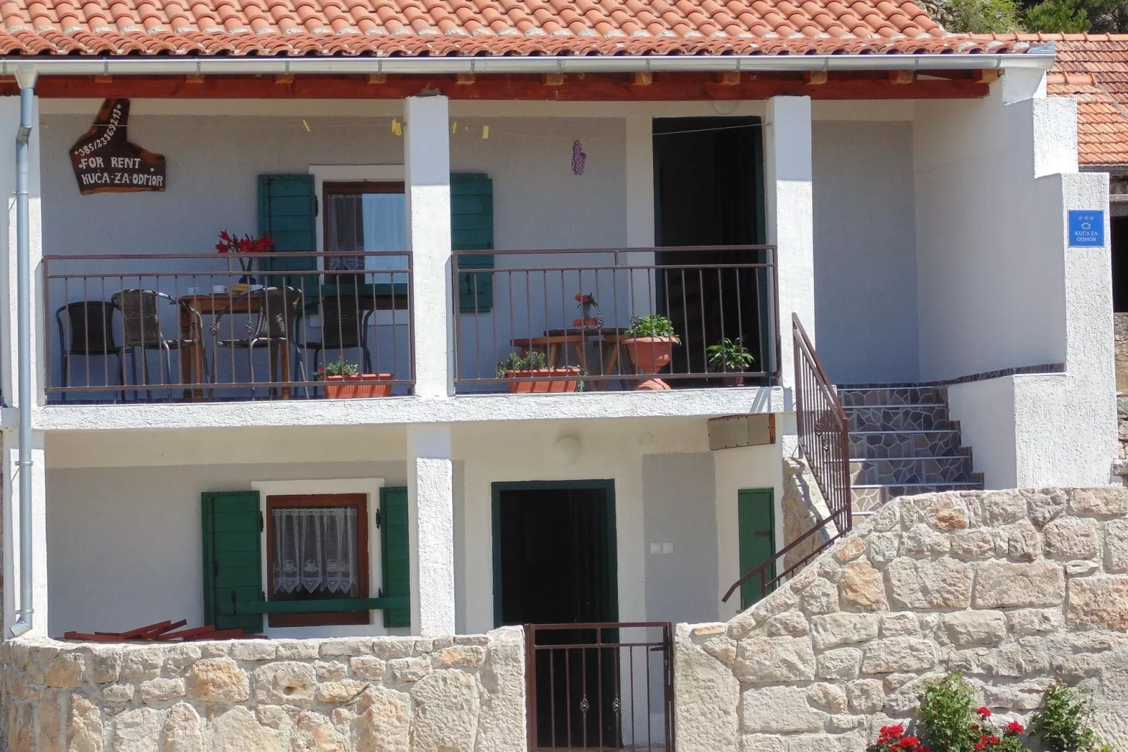 Holiday house Paklenica-Buitenkant zomer