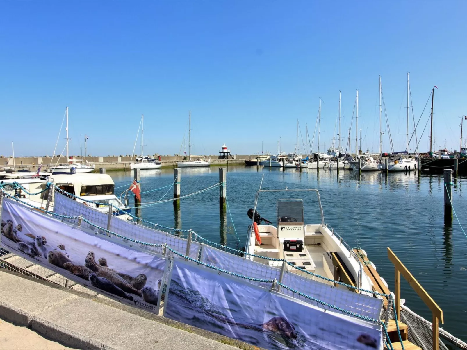 "Antonia" - all inclusive -  from the sea-Buiten