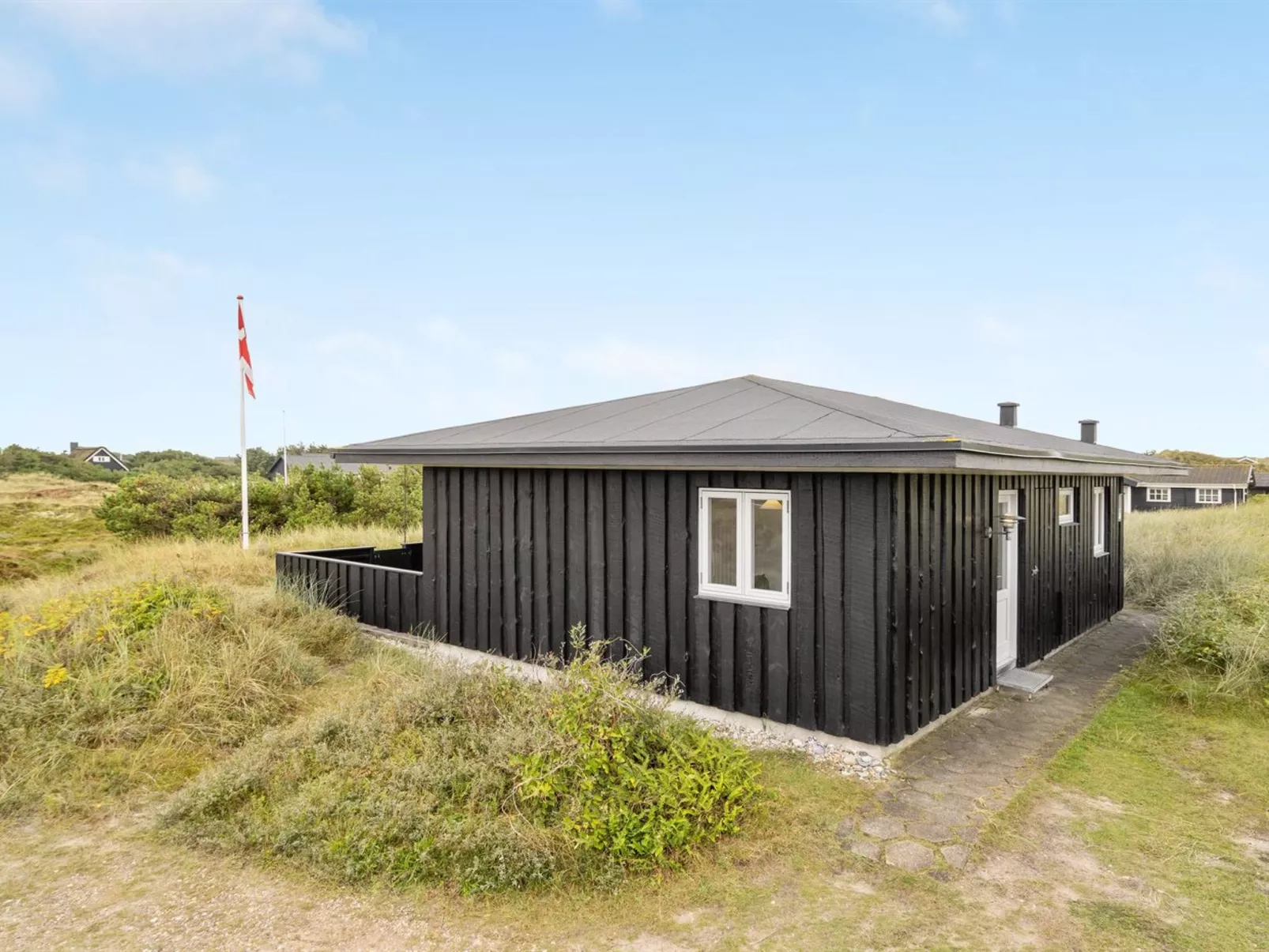 "Iken" - 500m from the sea-Buiten