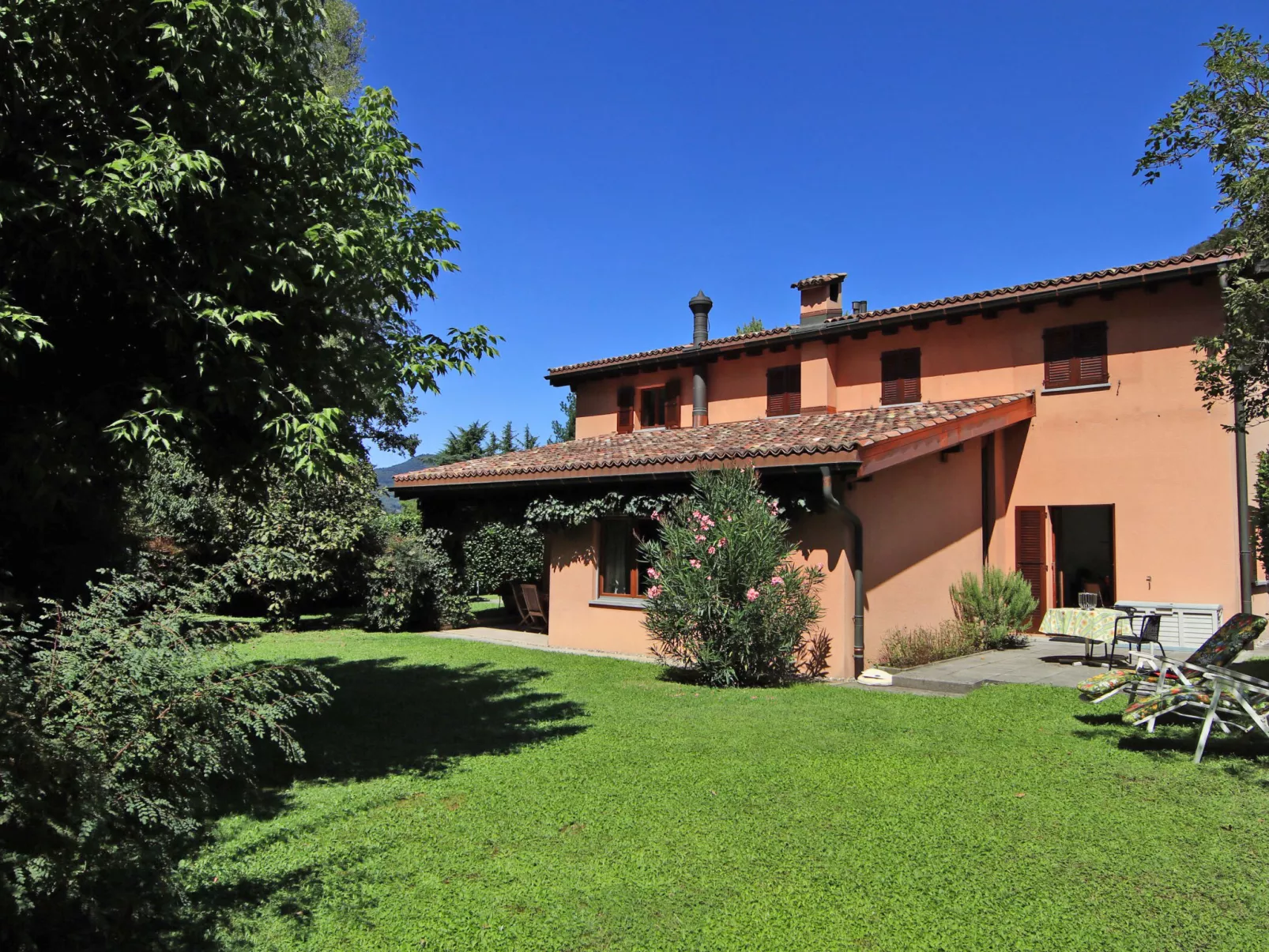 Casa Riva-Buiten