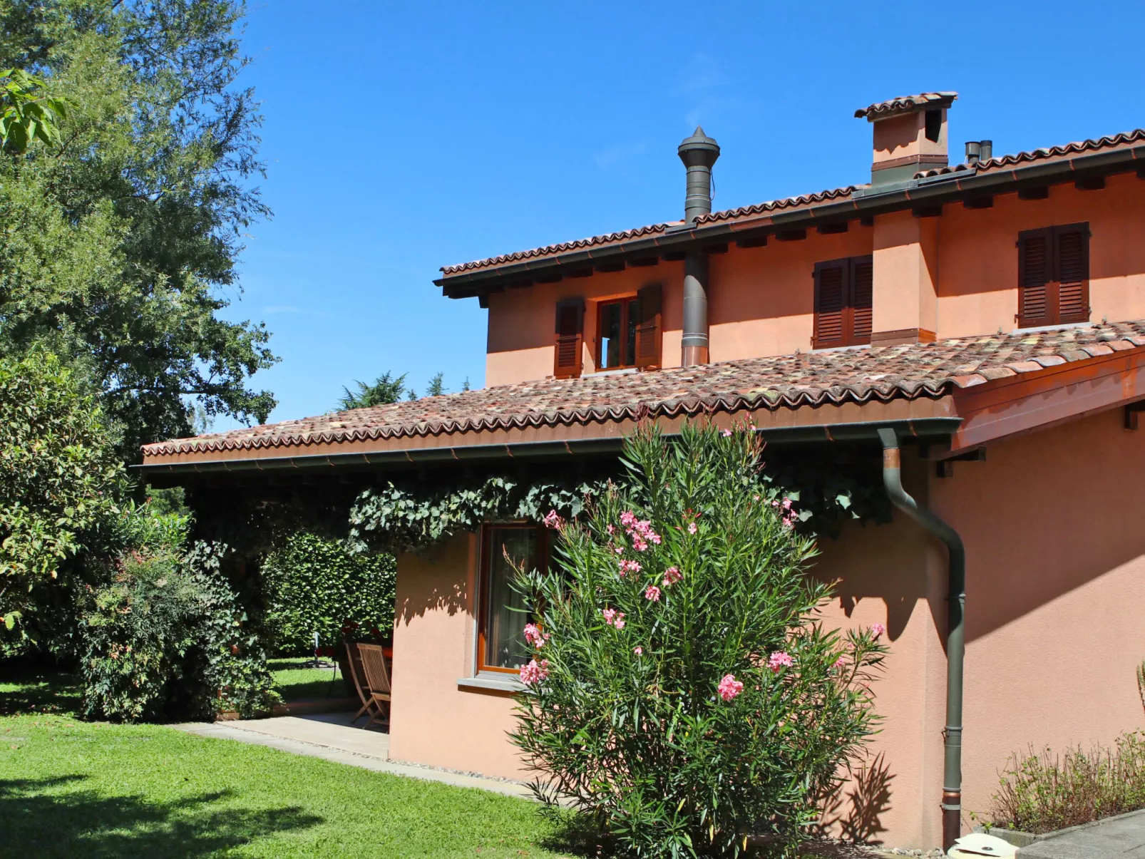 Casa Riva-Buiten