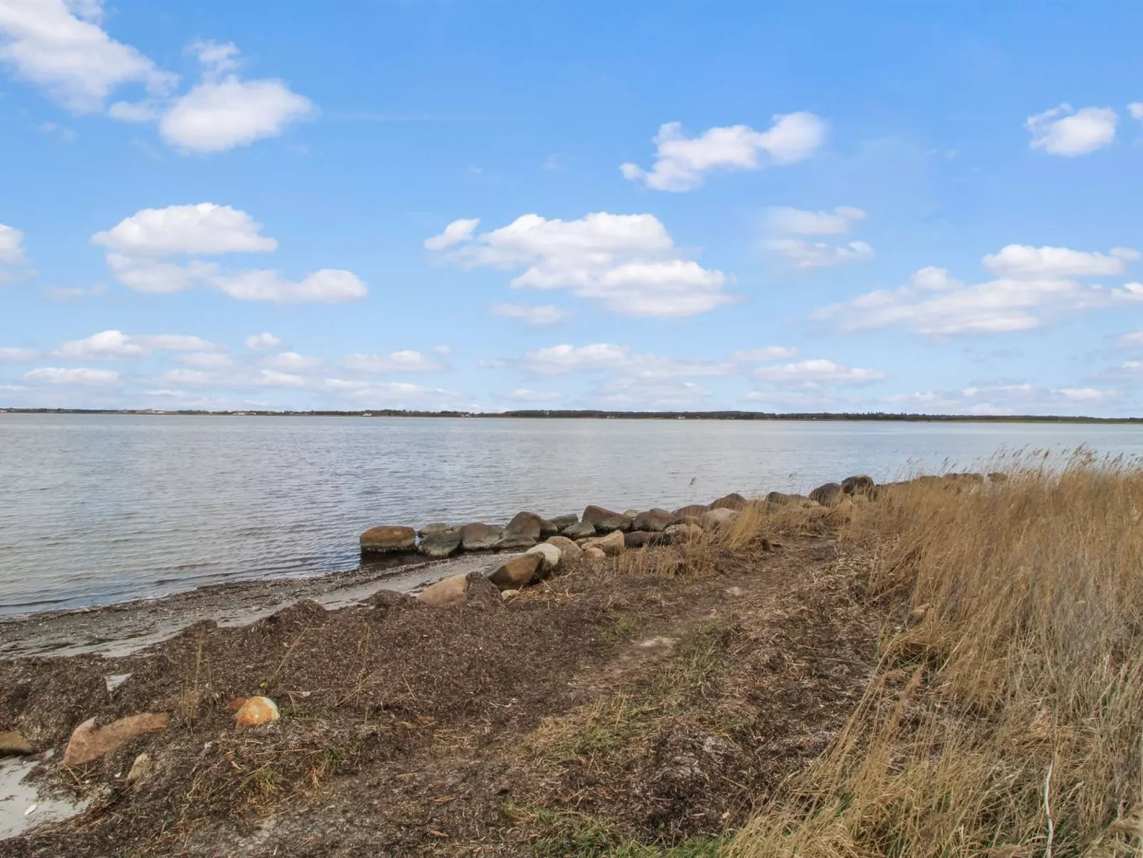 "Bendine" - 100m to the inlet-Buiten