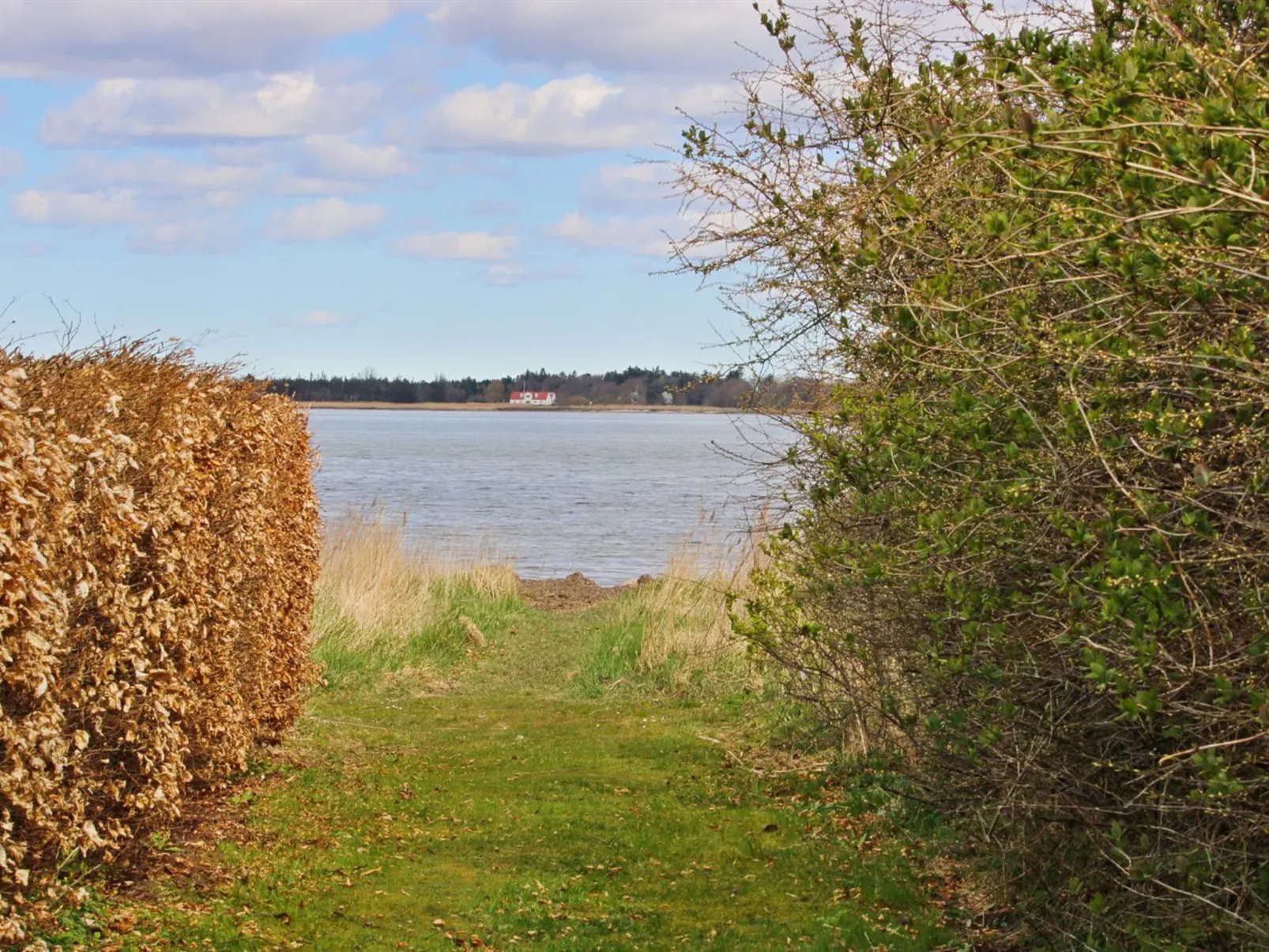"Bendine" - 100m to the inlet-Buiten