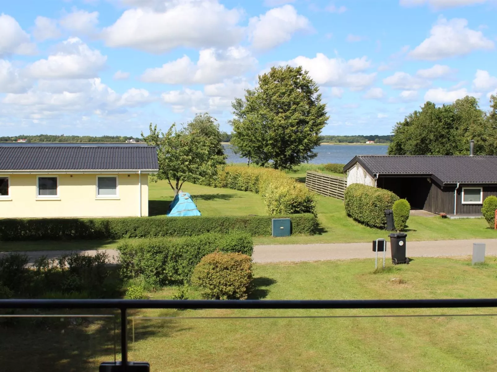 "Bendine" - 100m to the inlet-Buiten