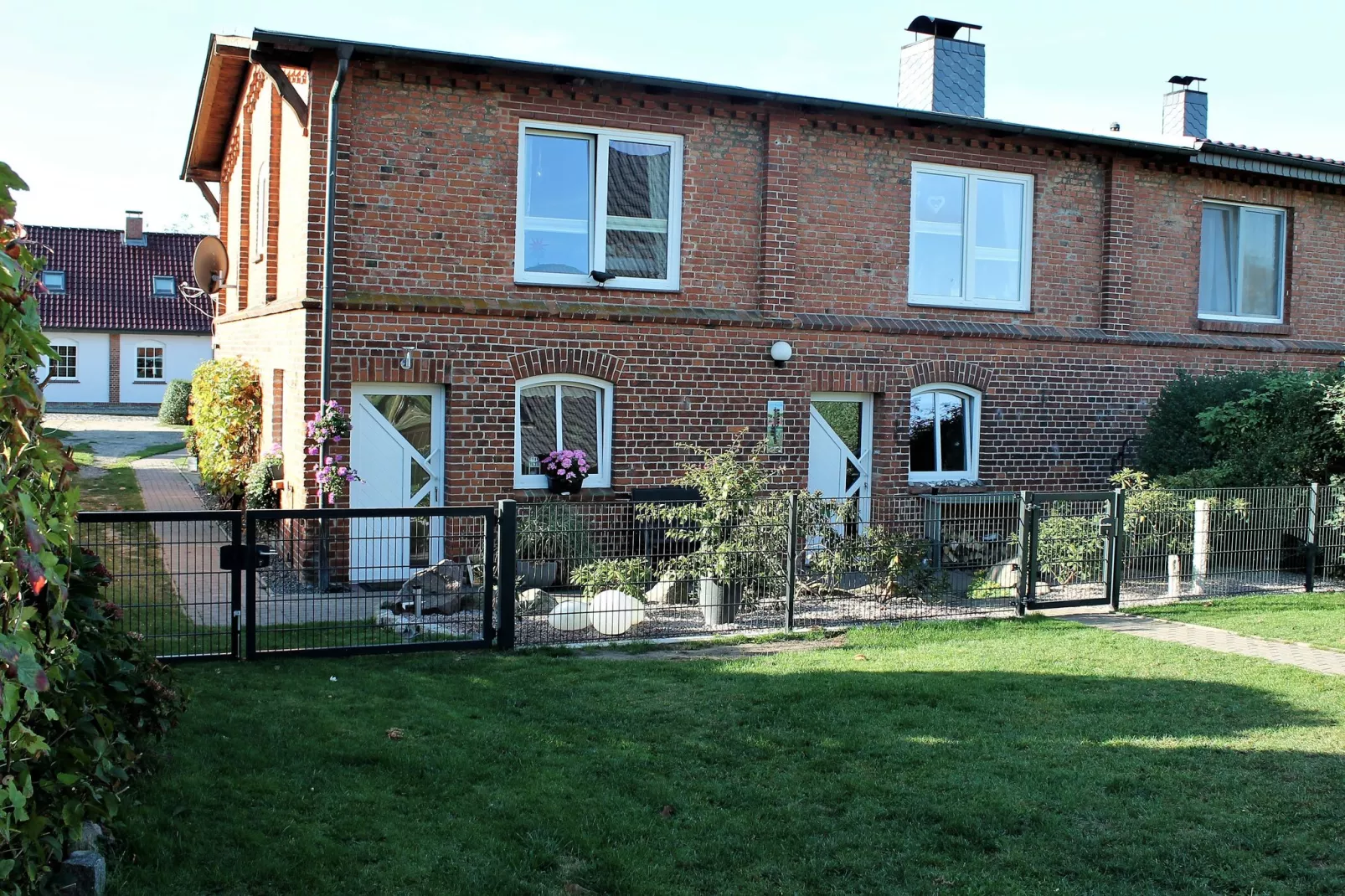 Ostseeurlaub Zur Steinbäck mit Terrasse-Buitenkant zomer