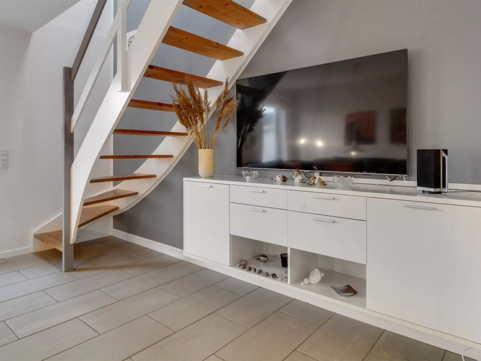 "Faidra" - 2.5km from the sea-Binnen