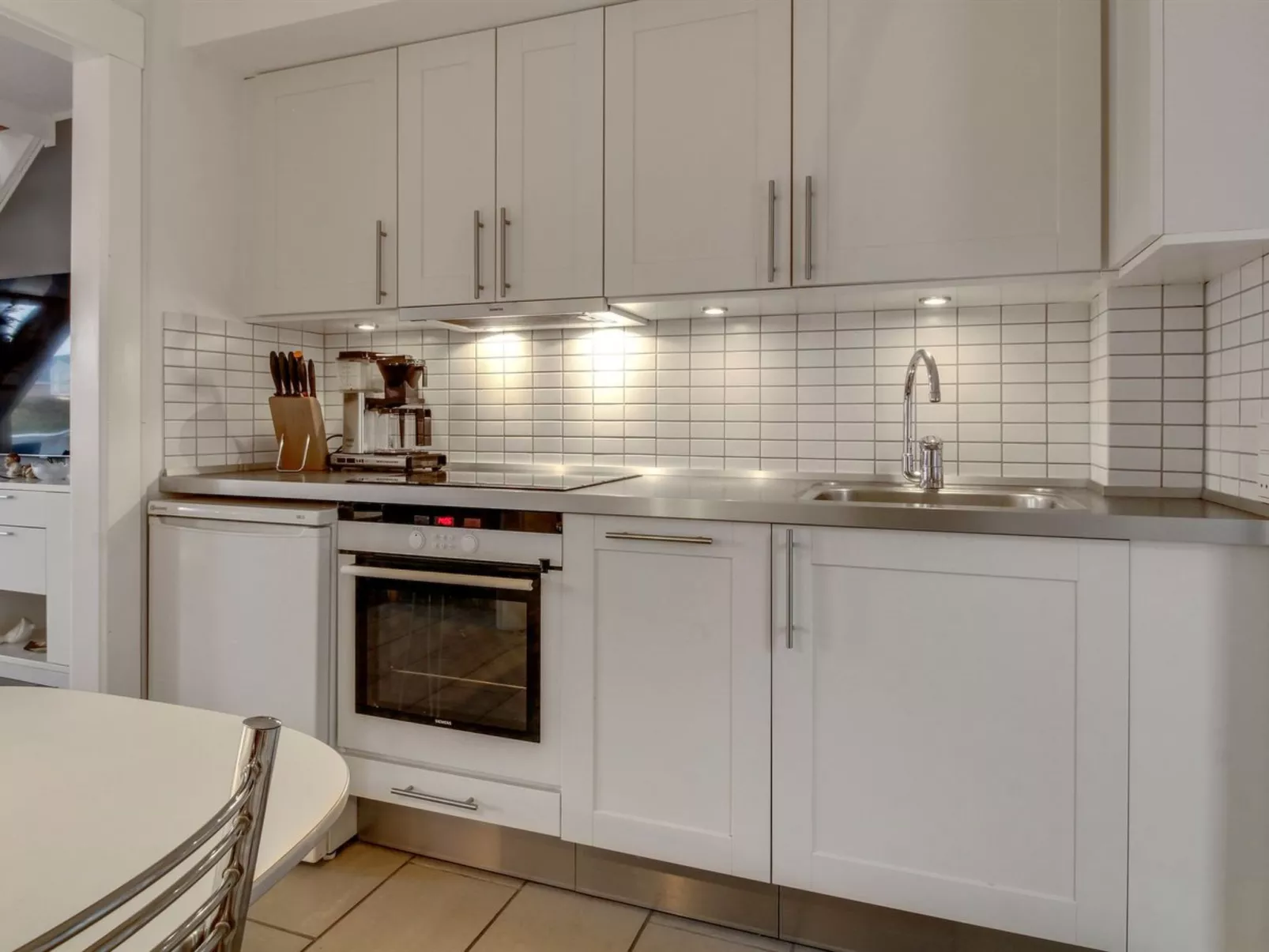"Faidra" - 2.5km from the sea-Binnen