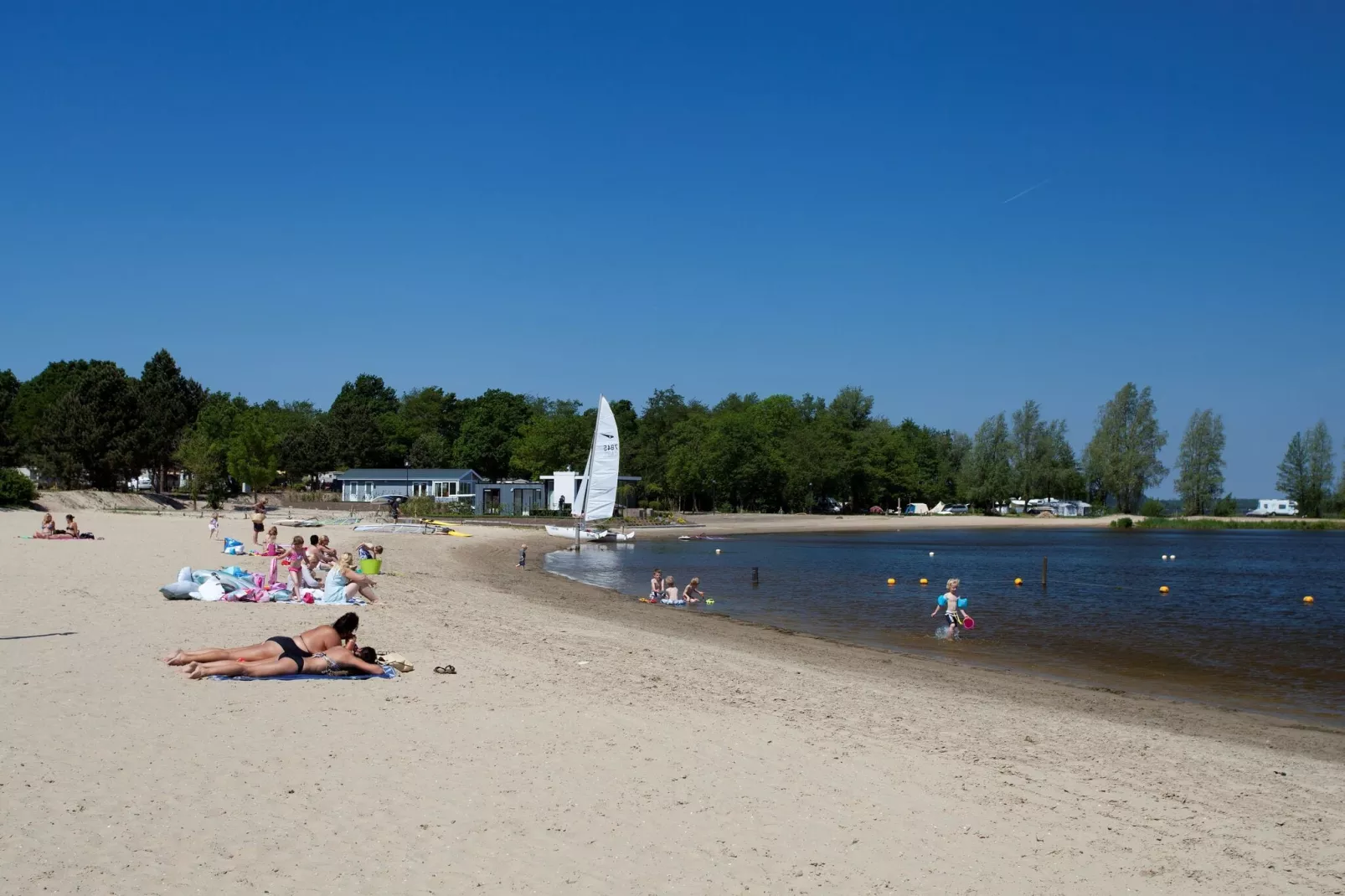 Resort Bad Hoophuizen 2-Gebieden zomer 1km