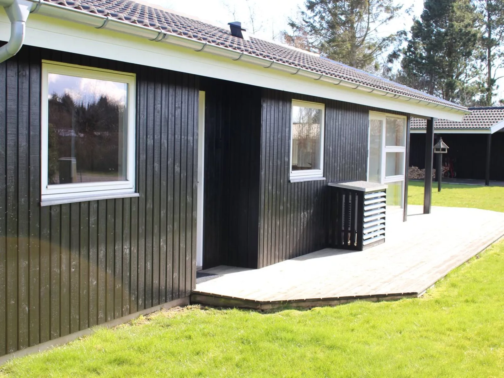 "Tayler" - 1.8km from the sea-Buiten