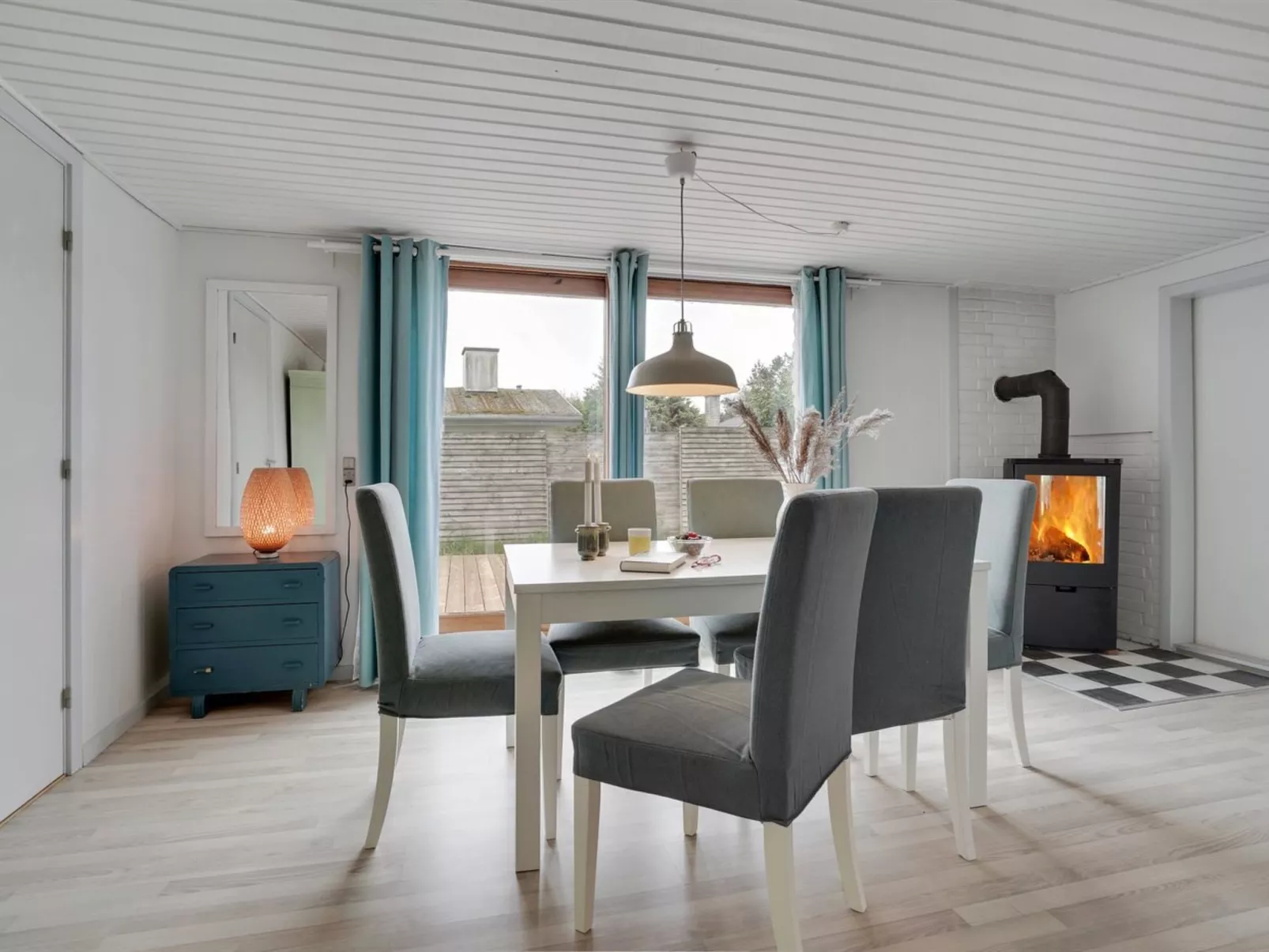 "Landolf" - 250m from the sea-Binnen